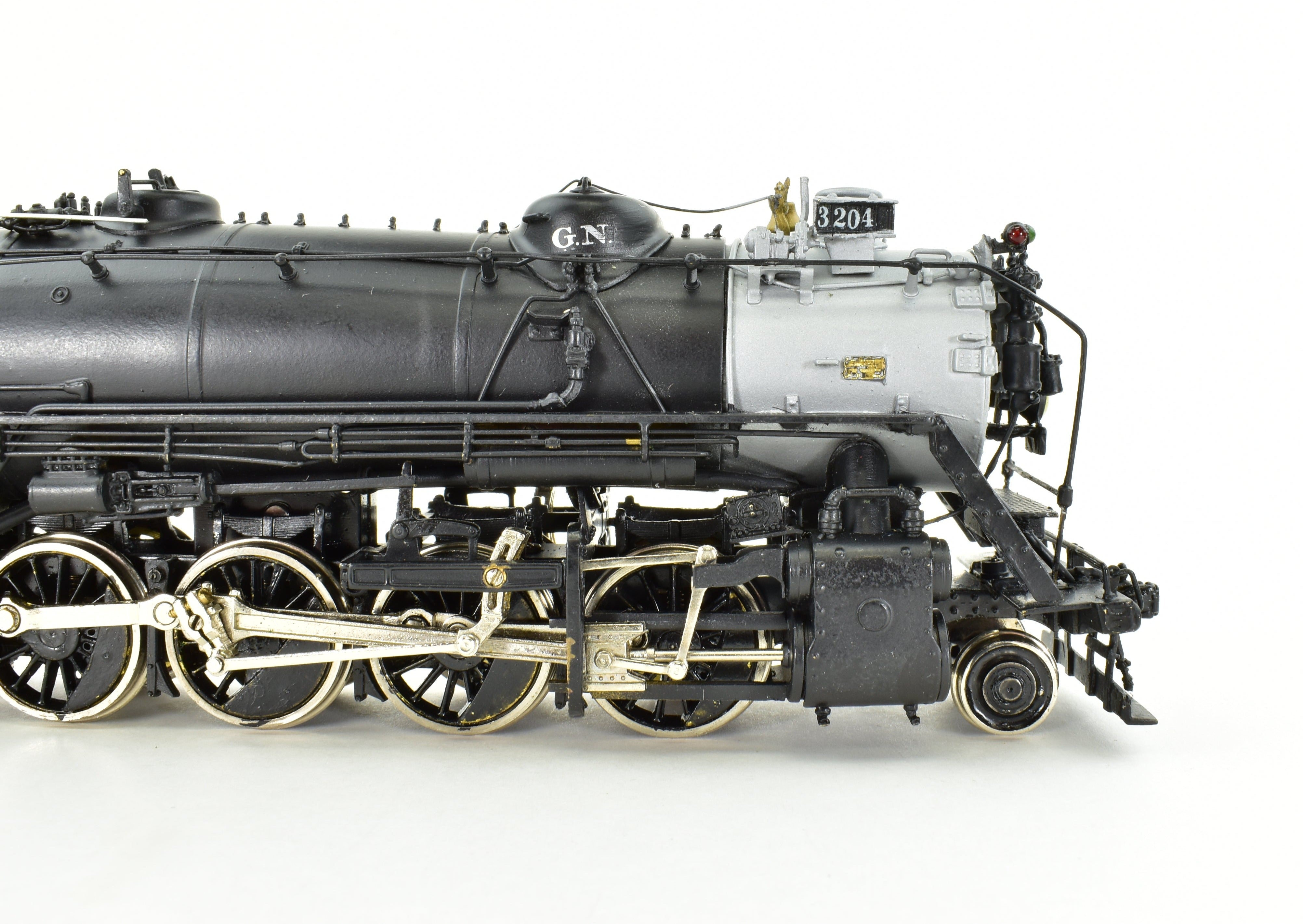 HO Scale Brass OMI - Overland Models GN - Great Northern O - 3 USRA Heavy 2 - 8 - 2 Custom Painted Model Train in ReBoxx Packaging