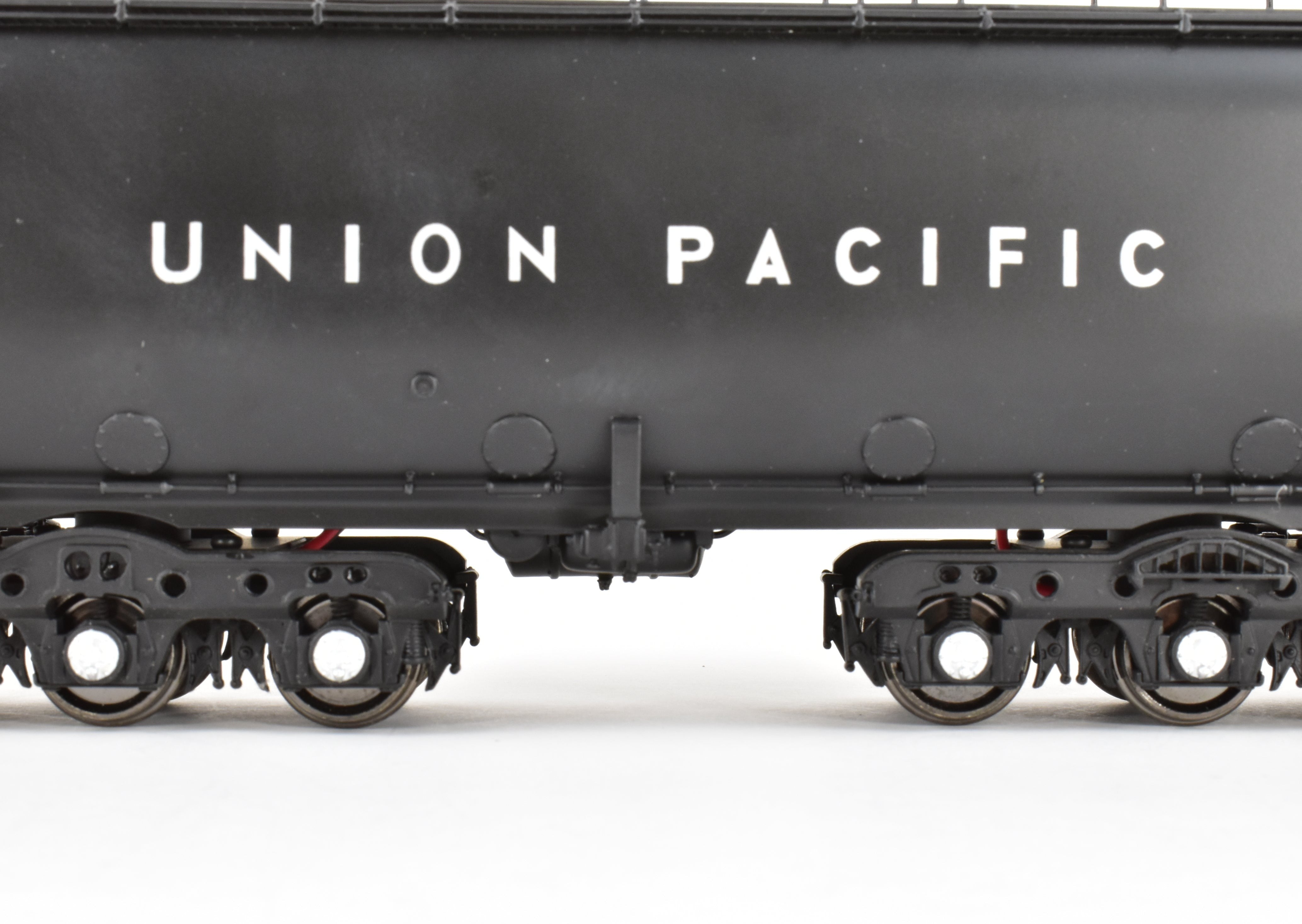 Brass Union Pacific Auxiliary Water Tender FP Black Sunset Model No. 907858