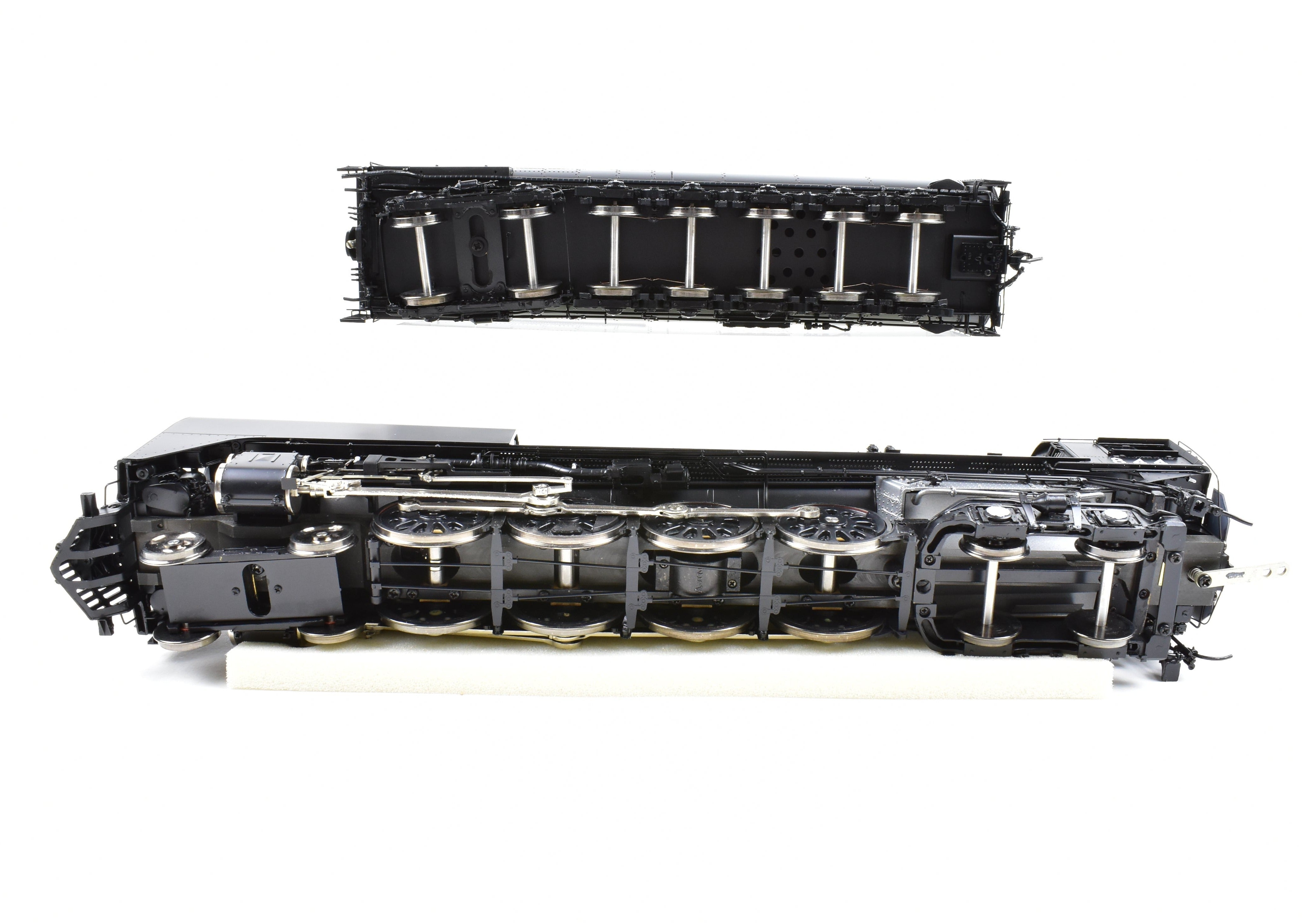 O Scale Model Train - Overland Models, Inc. Union Pacific FEF - 3 4 - 8 - 4 Steam Locomotive from the 1996 - 1997 Excursion Era