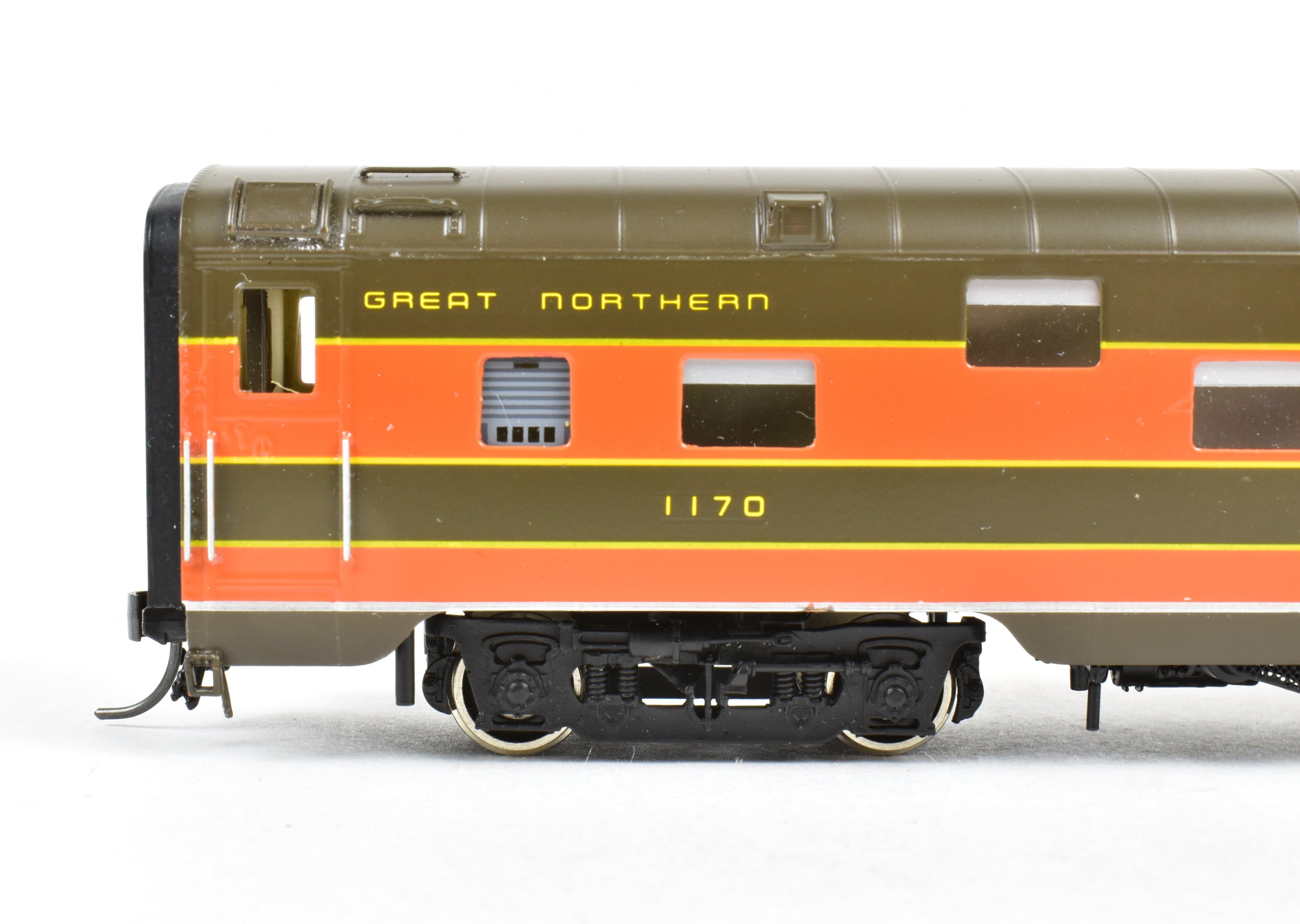 HO Scale Brass Key Imports GN - Great Northern Glacier Series Single Sleeper Car Professionally Painted for Collectors