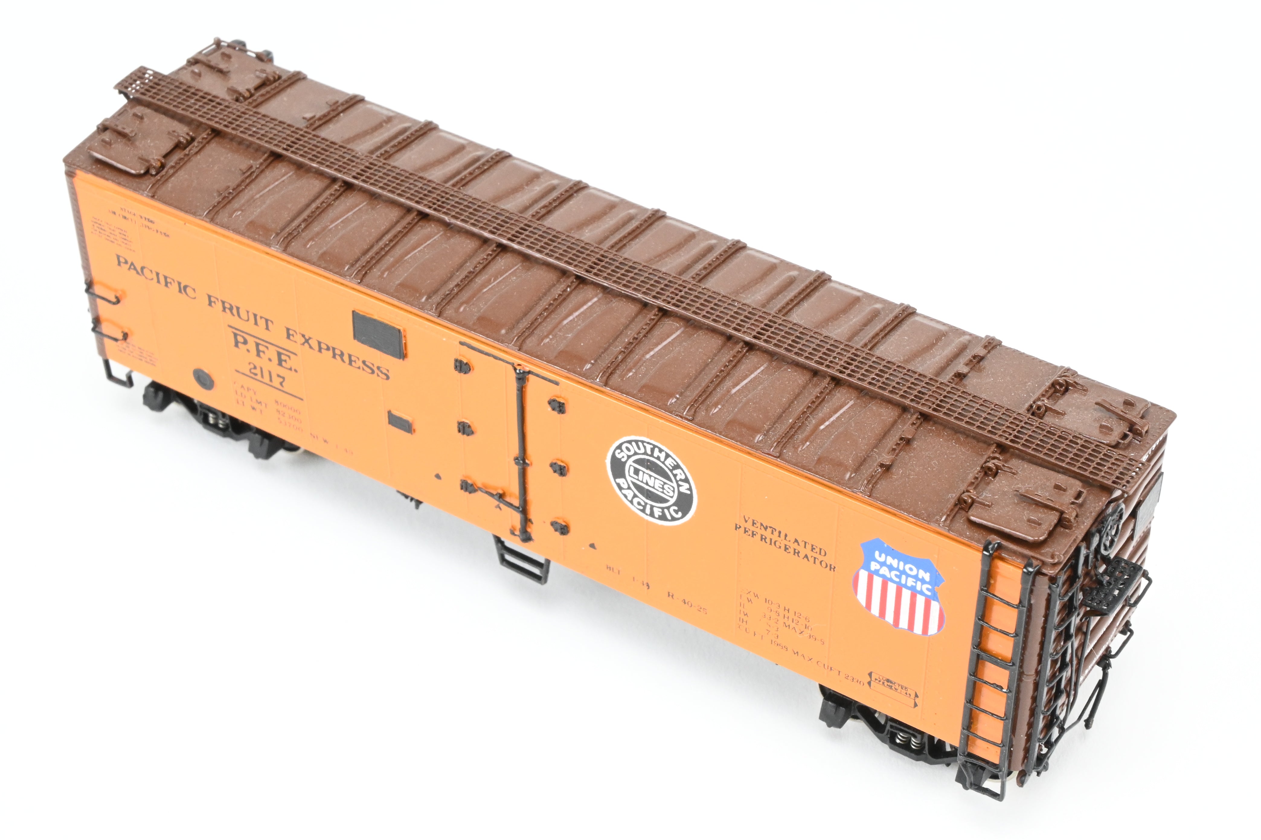 High - Quality HO Scale Brass Challenger Imports CIL Pacific Fruit Express R - 40 - 25 Refrigerator Car Model FP #2117