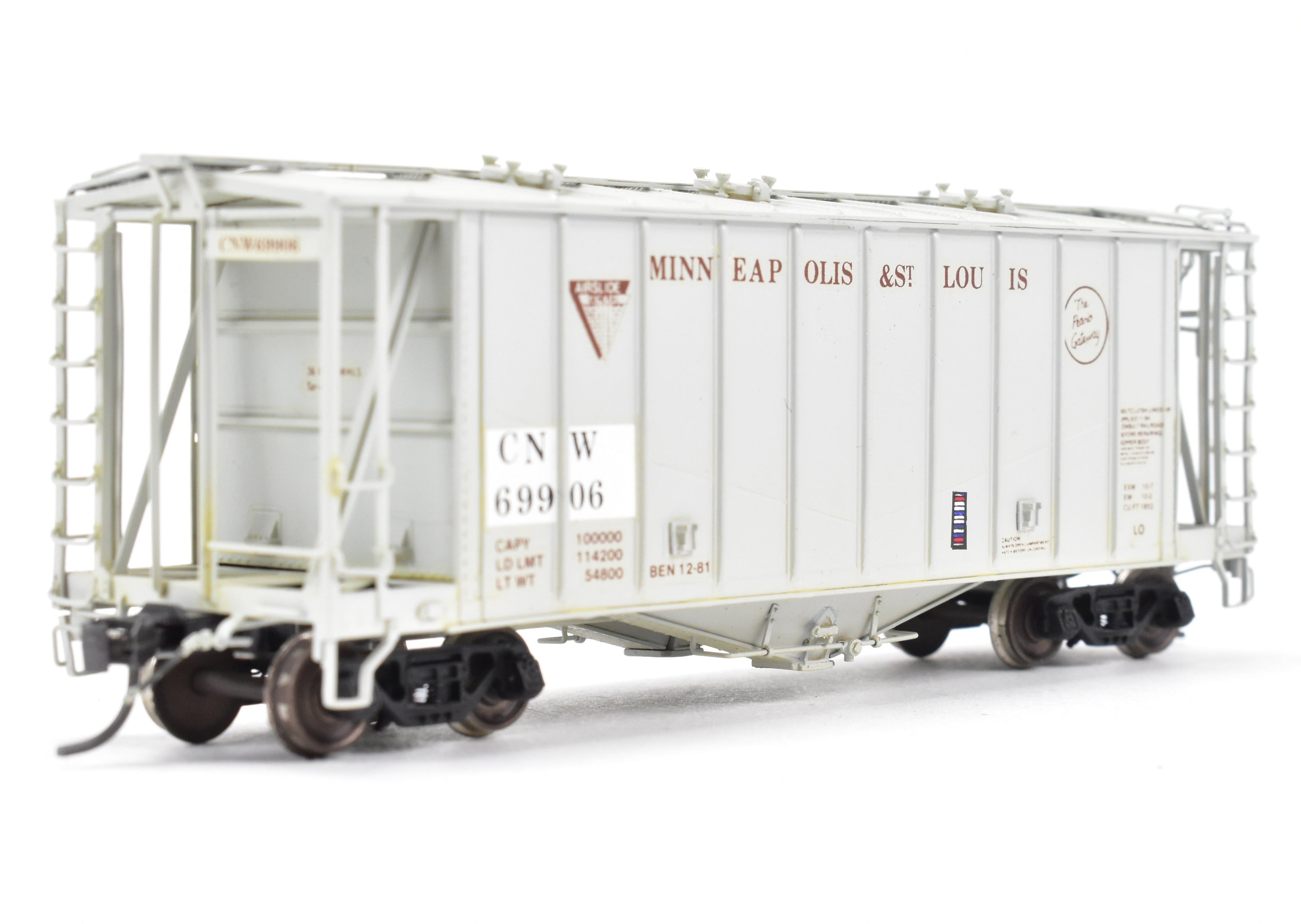 HO Brass OMI Airslide Covered Hopper - M&StL with C&NW Patch CP 69906