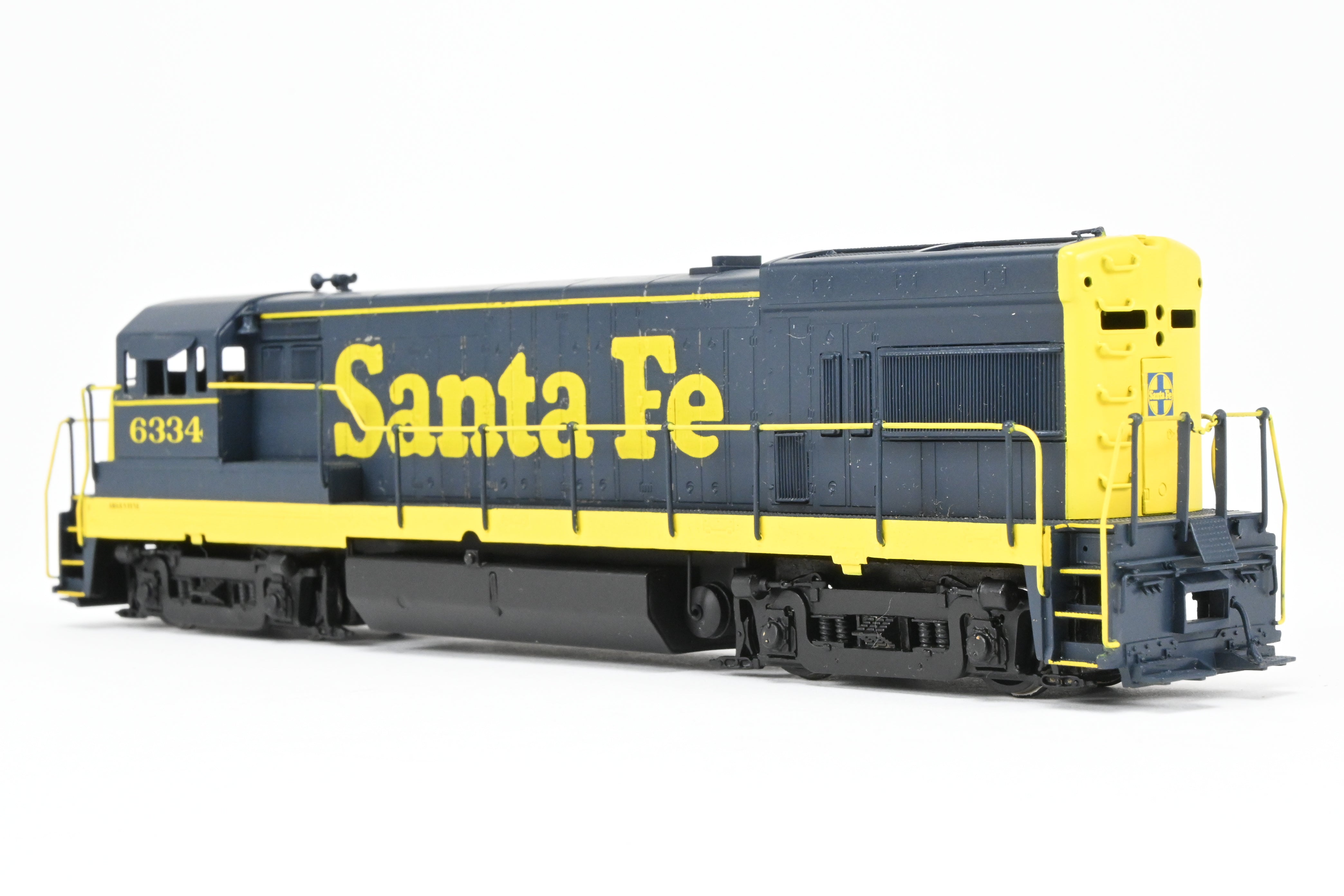 HO Scale Brass Model Train - Oriental Limited ATSF - Santa Fe GE U23B 2300 HP Low Hood Locomotive with AAR - B Trucks, Road Number FP #6334