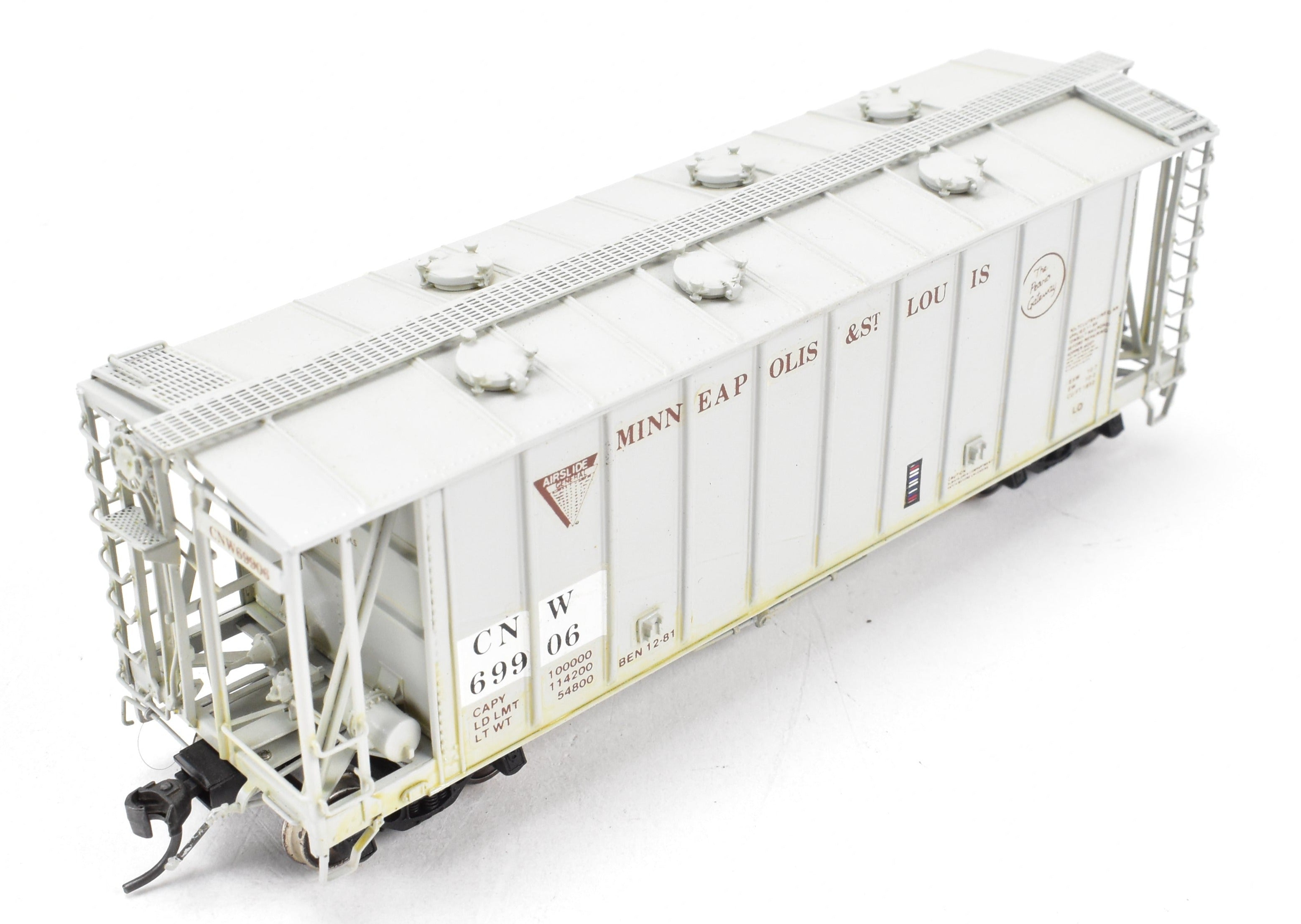HO Brass OMI Airslide Covered Hopper - M&StL with C&NW Patch CP 69906