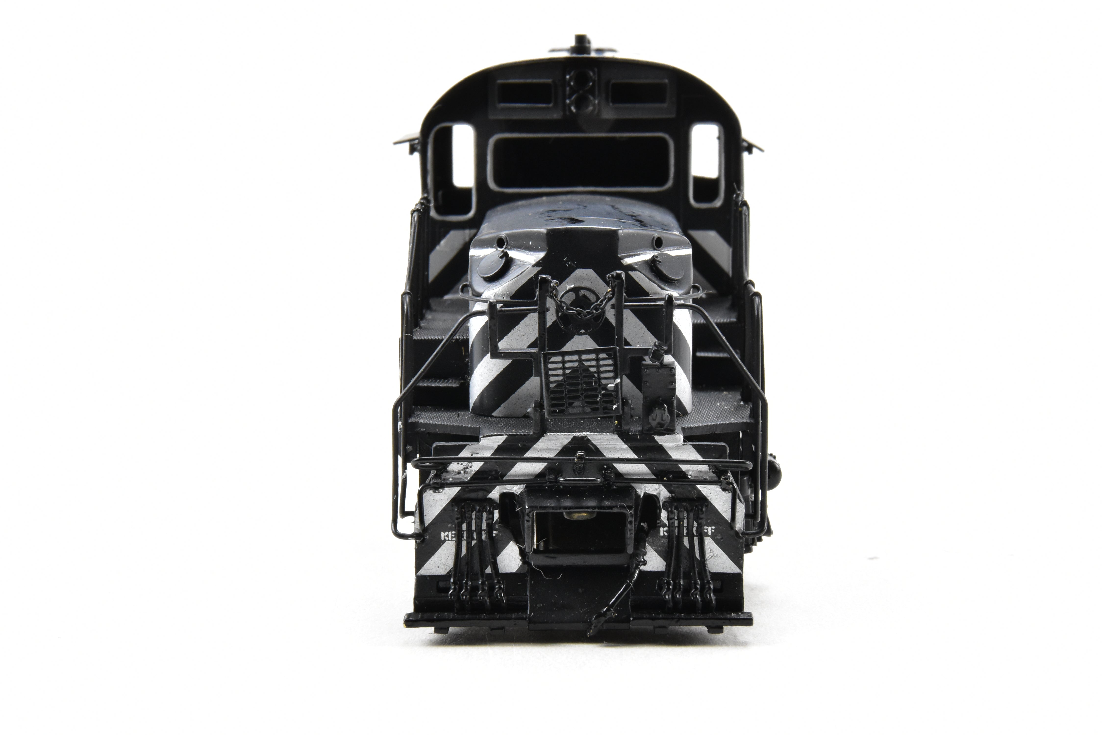 HO Scale Brass Model Train Imported by Brass Key Imports - ATSF Santa Fe RSD - 15 (DL - 600B) Low - Hood Custom Series #69 Factory - Painted But Un - Numbered Model