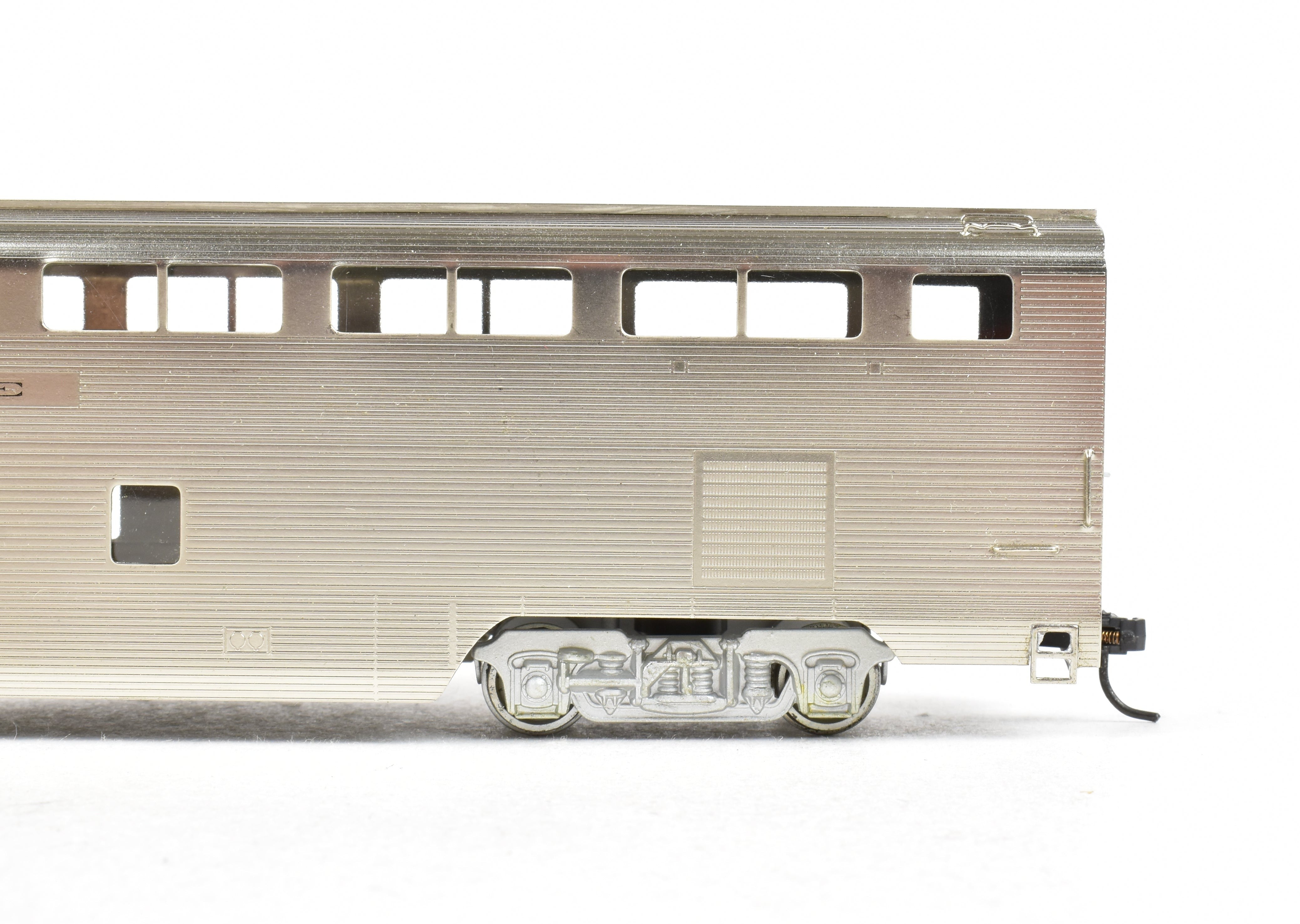 HO Scale Brass Model - Hi - Country Brass ATSF Santa Fe 500 Series High - Level Transition Chair Car Number 528