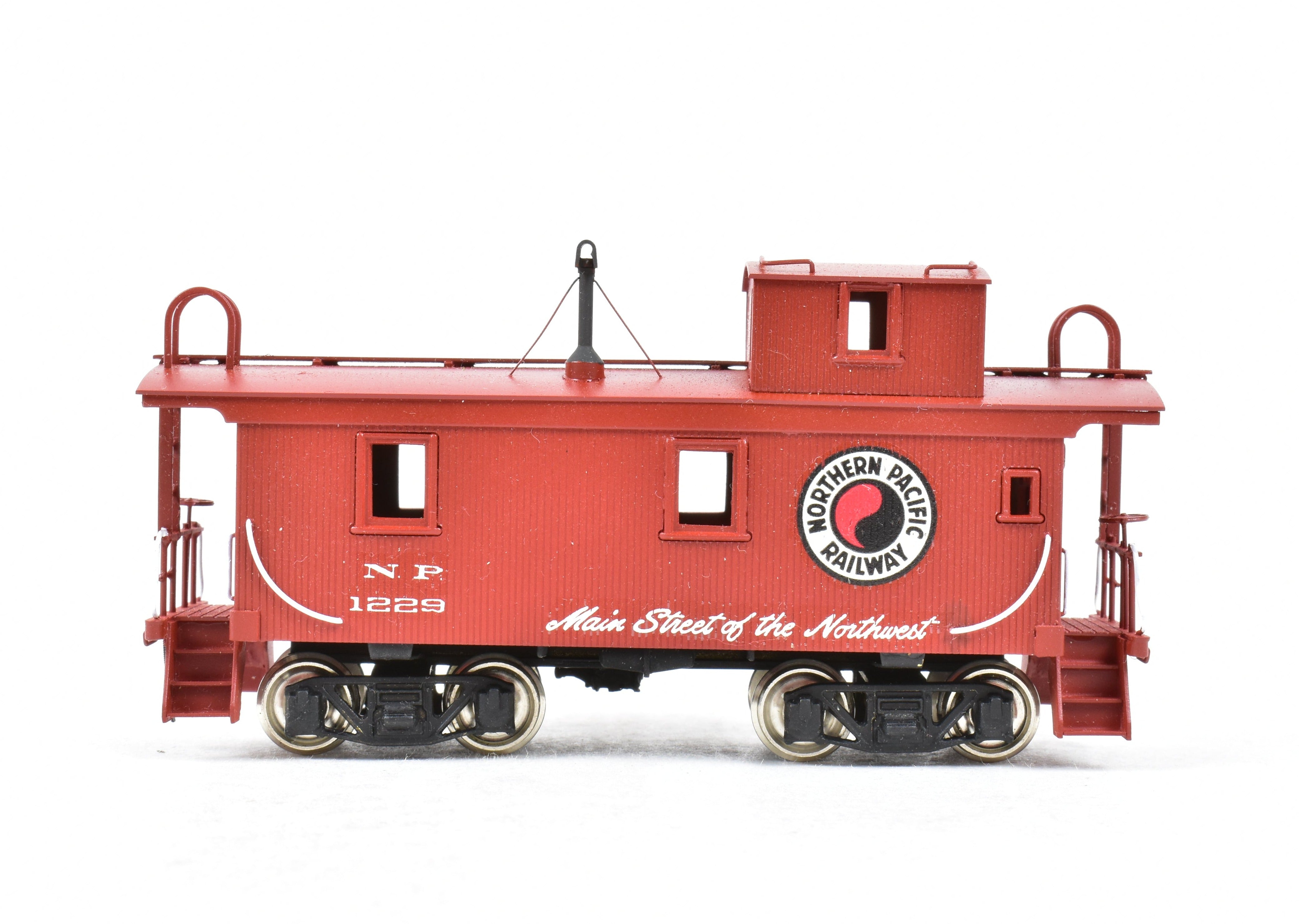 Custom Painted HO Scale Brass Wood Caboose Model of Northwest Short Line and Northern Pacific Railroads