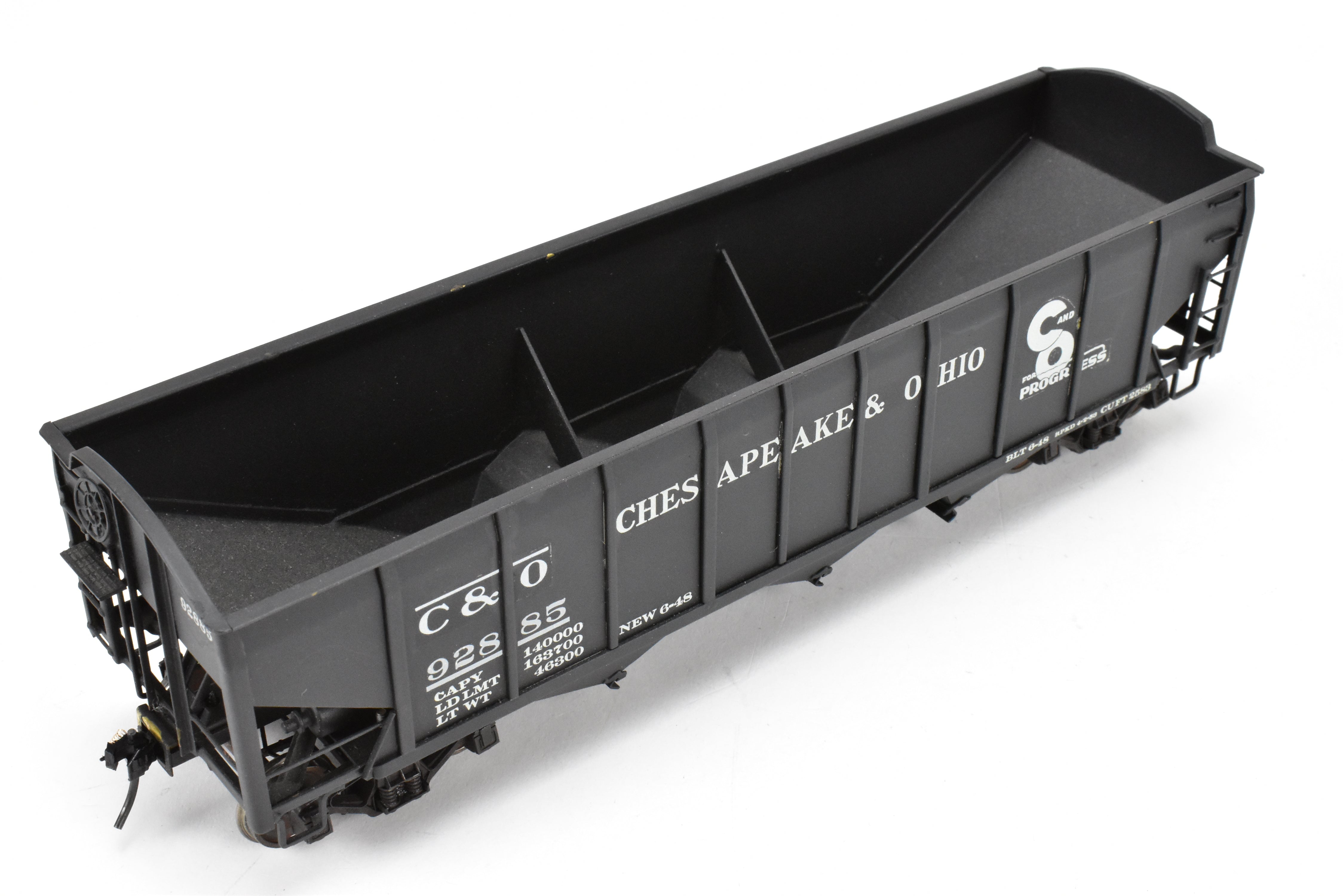 O Scale Model Train - Brass Max Gray C&O (Chesapeake & Ohio) ACF Welded 70 Ton Triple Hopper Custom Painted Model No. 92885 for Model Train Enthusiasts