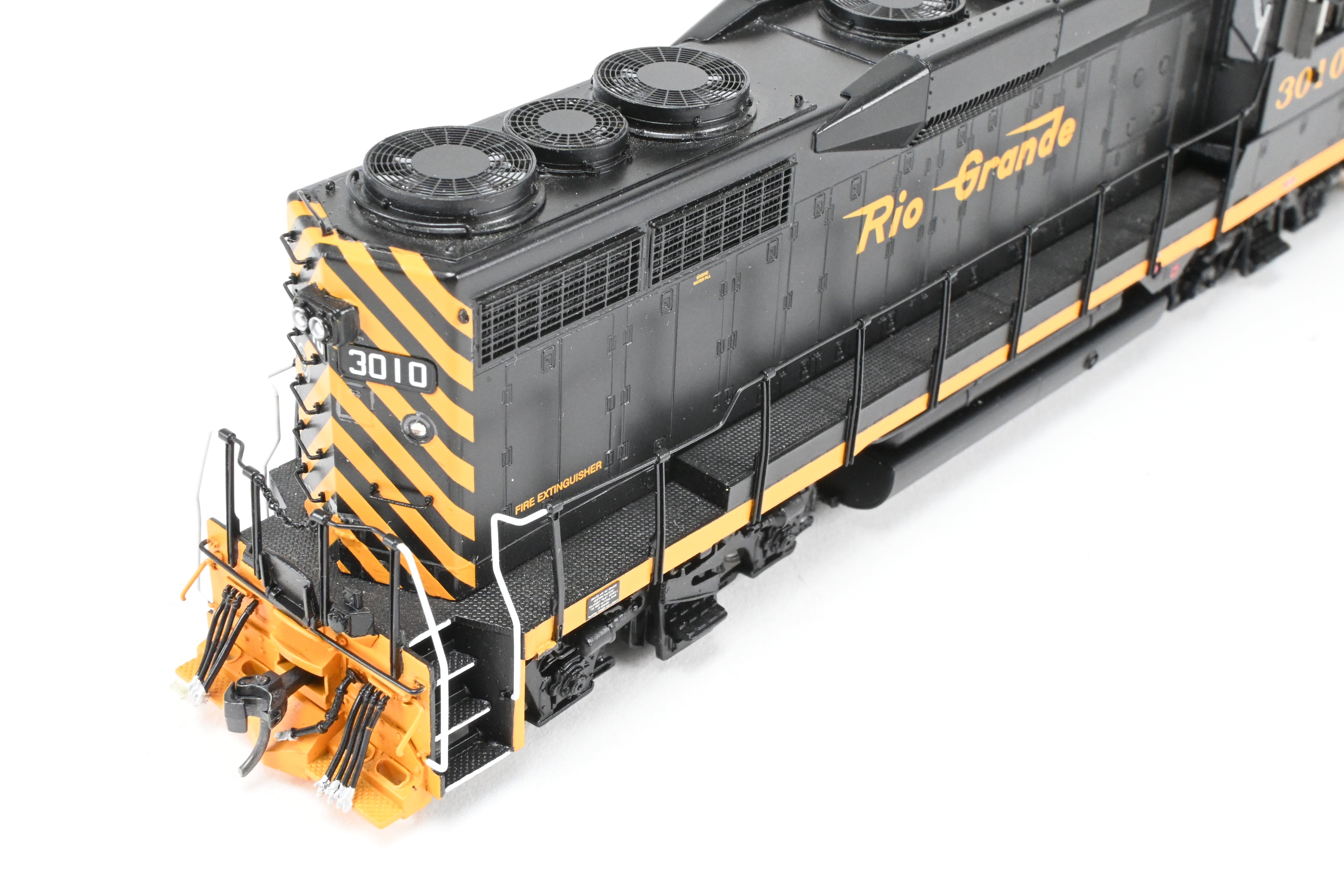 HO Scale Brass D&RGW EMD GP30 FP #3010 Black/Orange Model by Overland with DCC