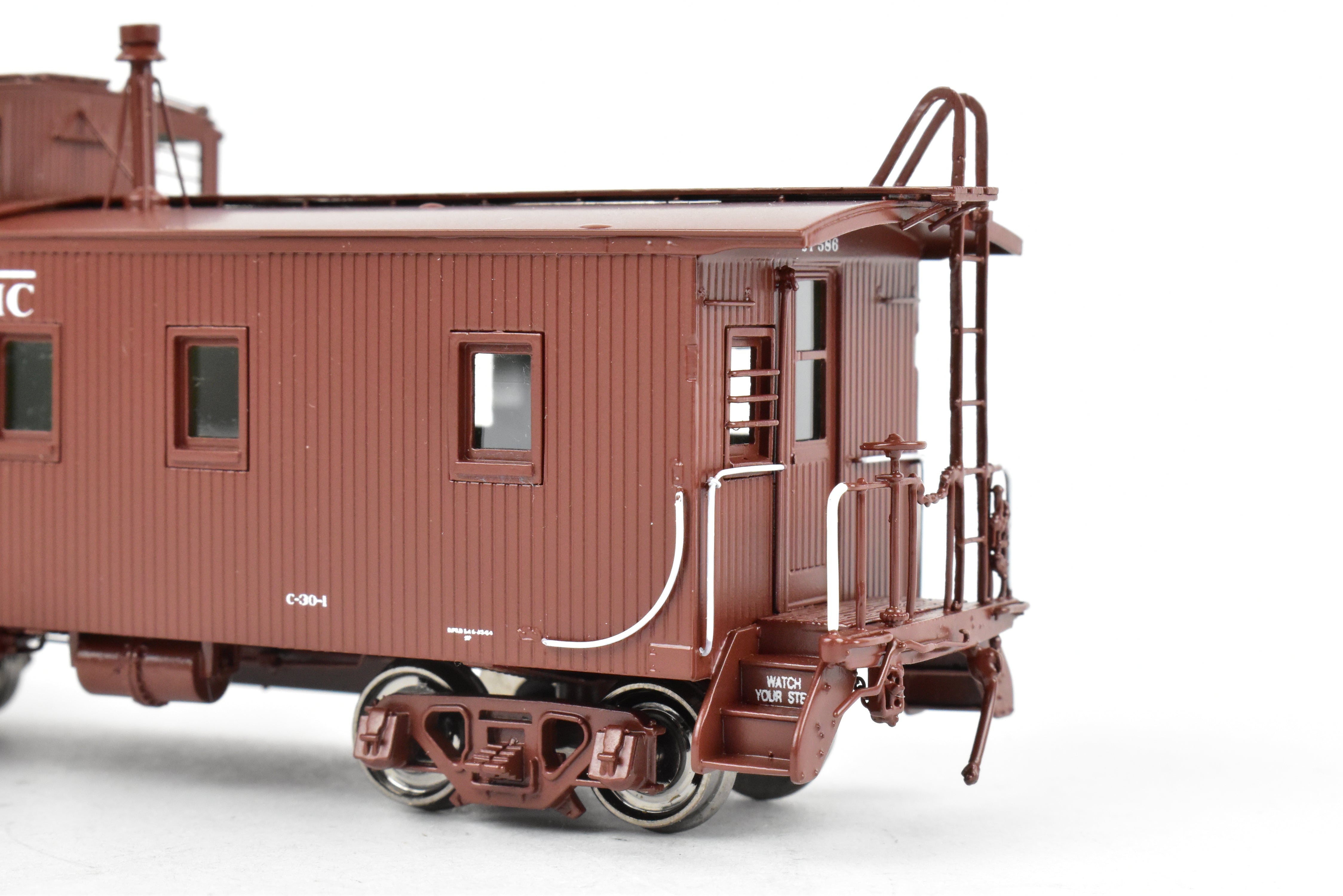 HO Scale Brass Model Train - Southern Pacific Wood Side Caboose, Straight Side Cupola Class C - 30 - 1 FP No. 586 by Challenger Imports