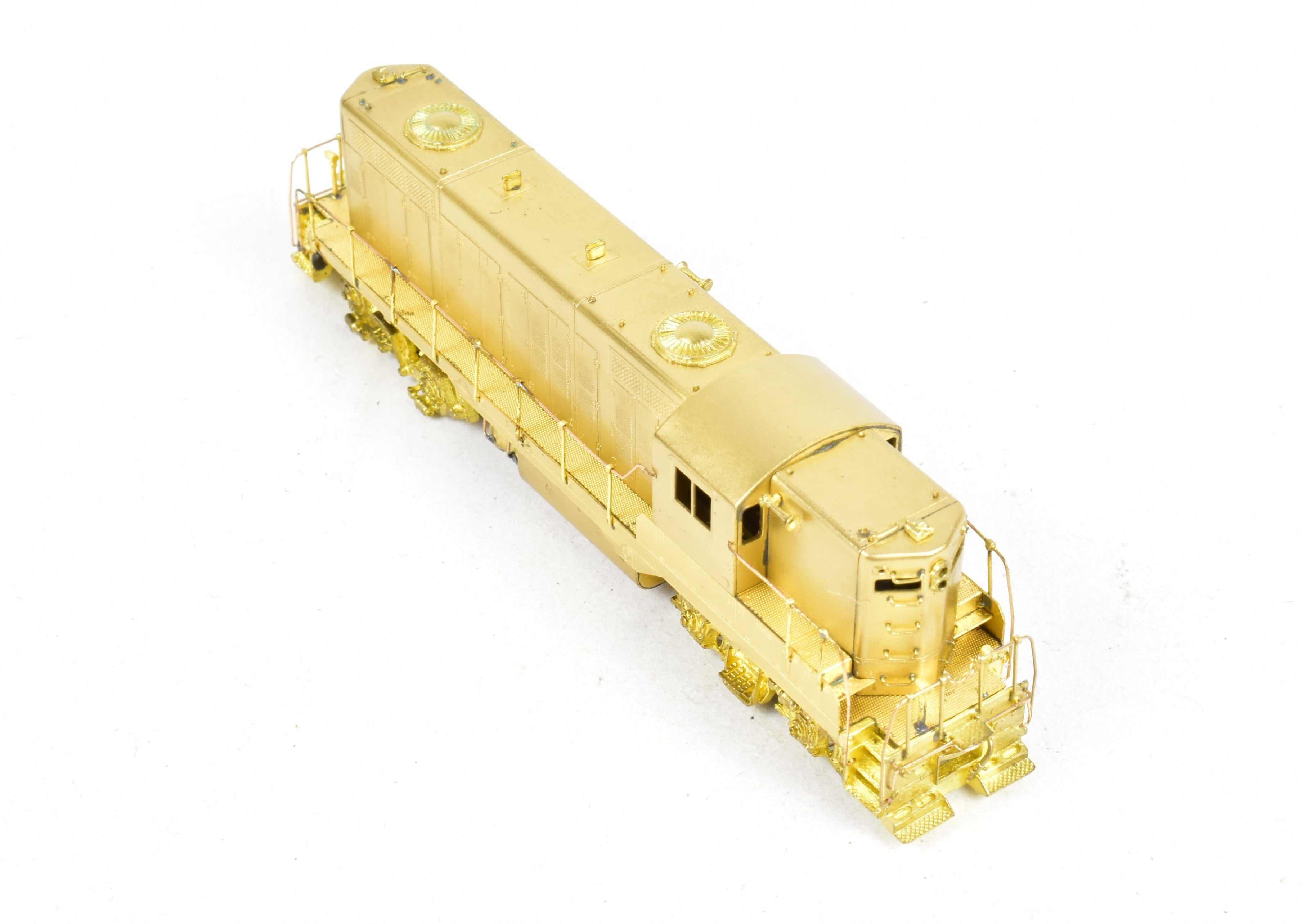 N Scale Brass Hallmark Model EMD GP - 9 Standard Version Train Model with Detachable Dynamic Brakes for Various Road Layouts