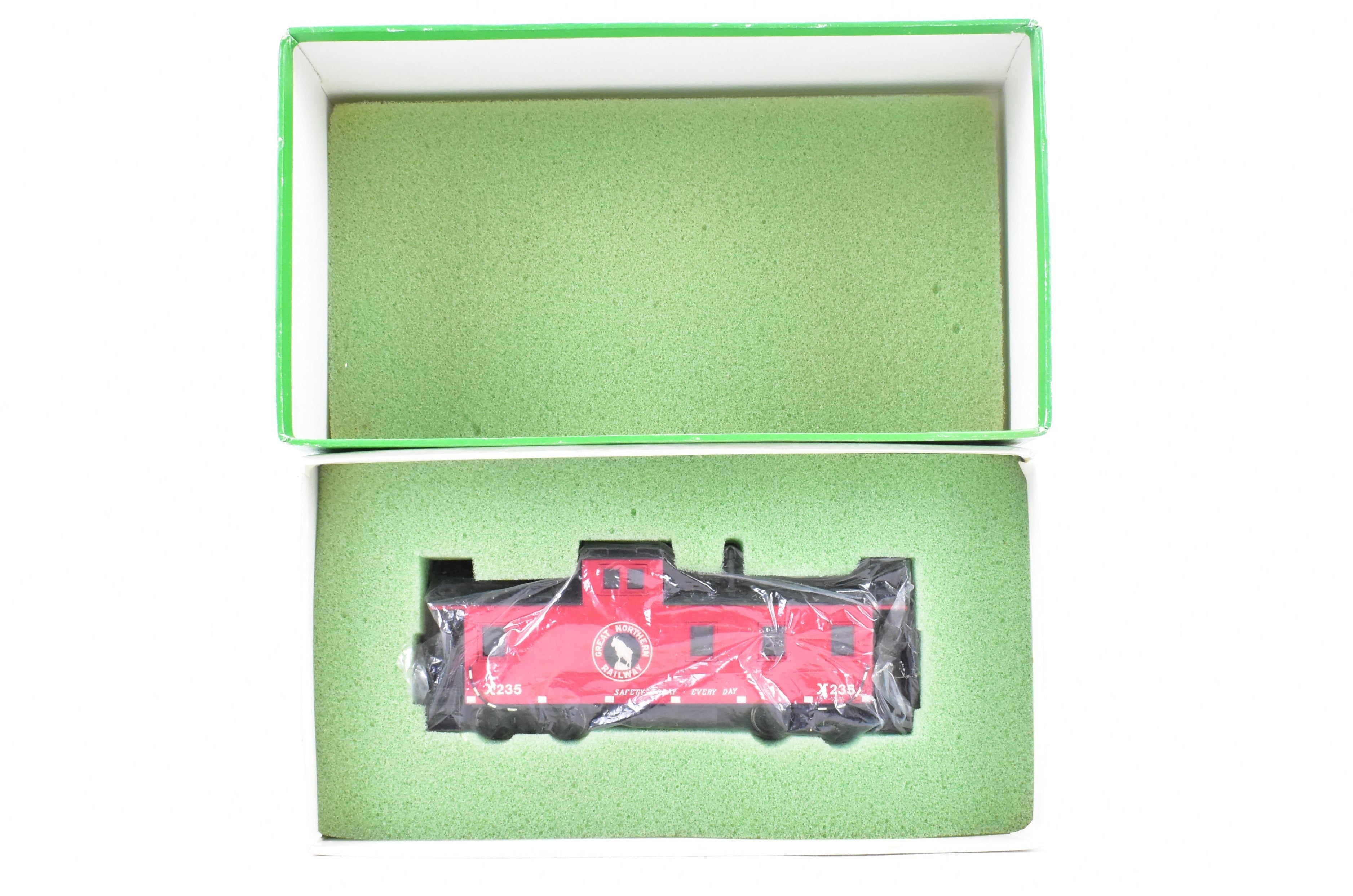 HO Brass OMI Great Northern 30' Plywood Sheath Caboose X235 by Overland Models