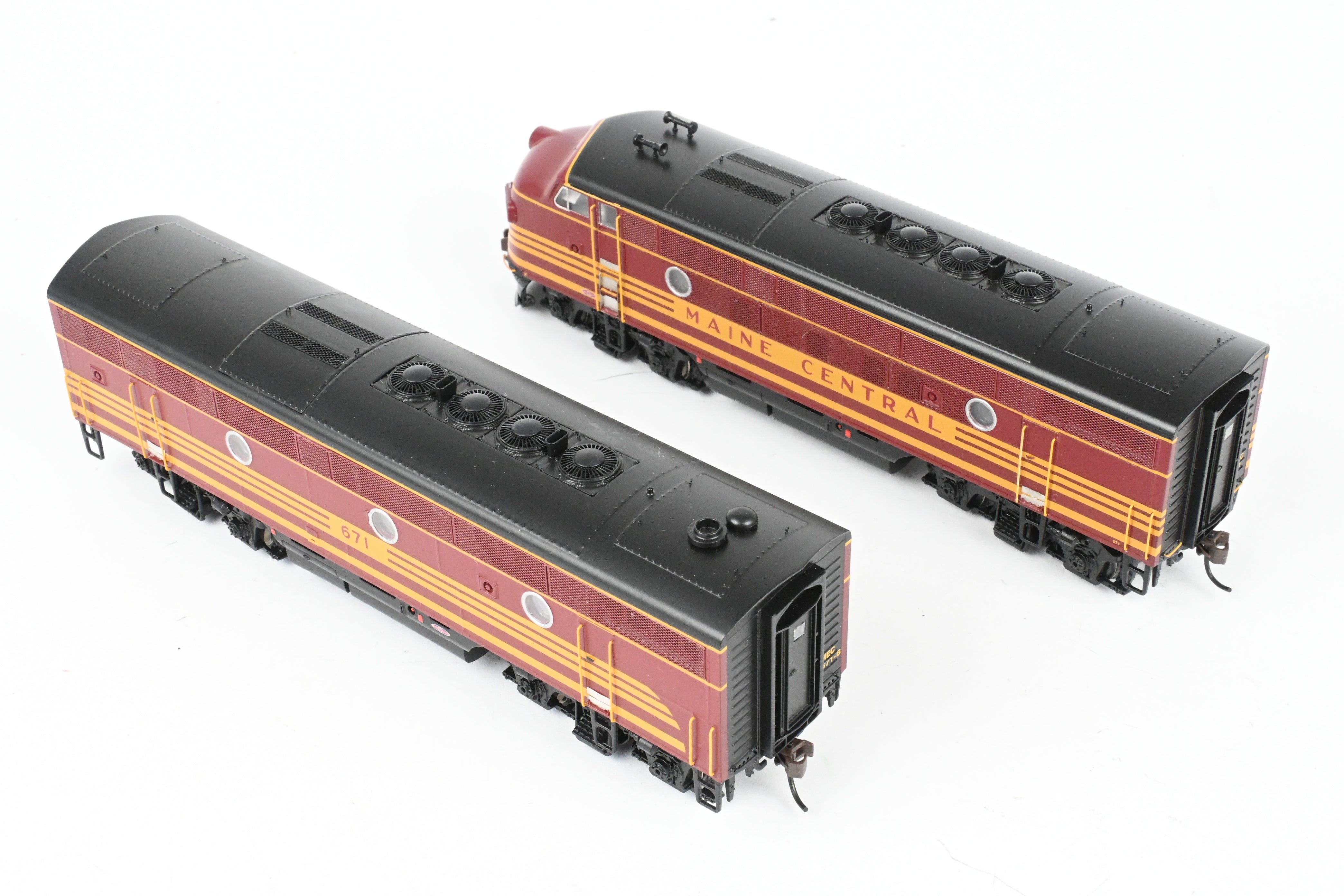 Athearn Genesis B&M Boston & Maine EMD F3-A/B Phase II Mint Passenger Set