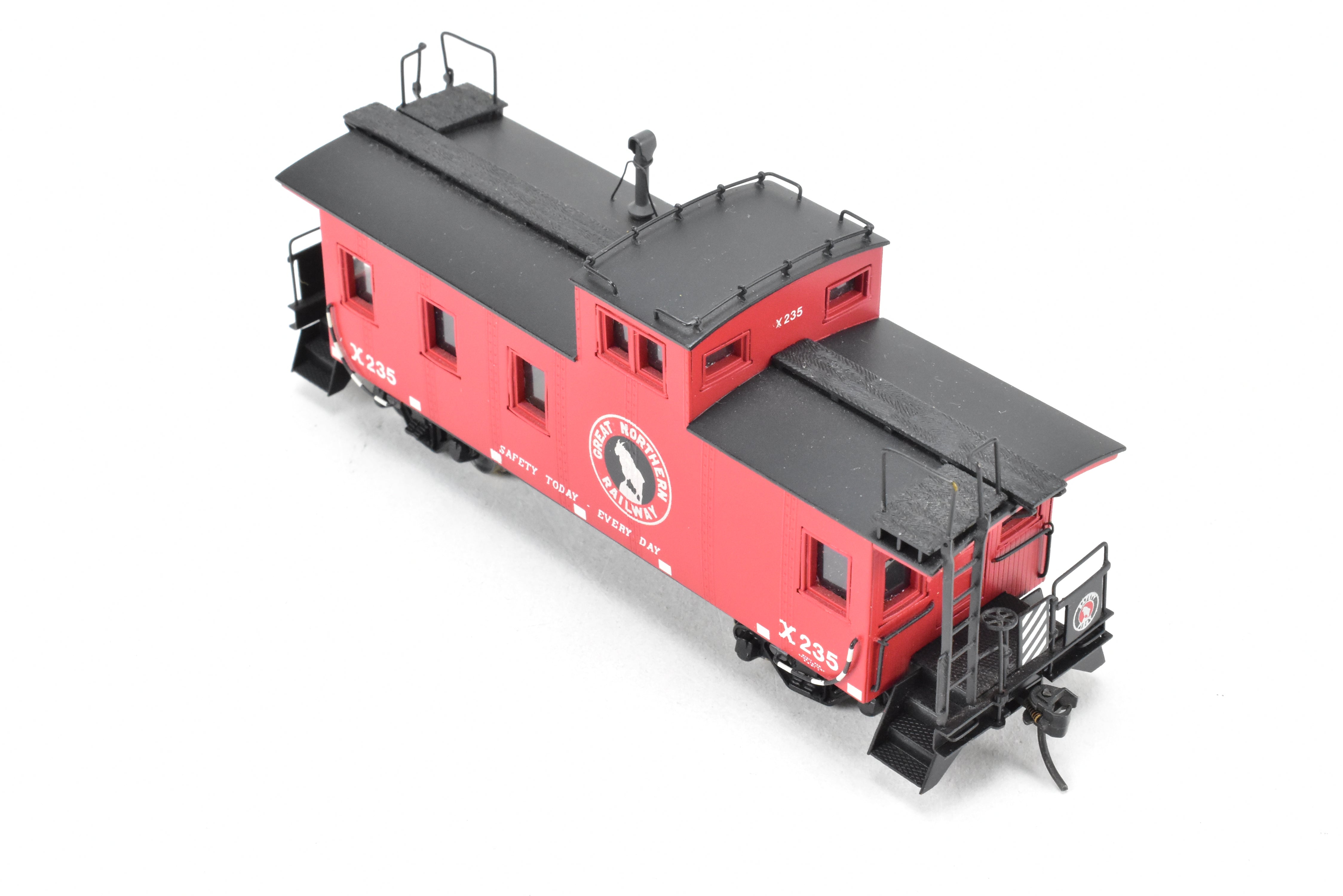 HO Brass OMI Great Northern 30' Plywood Sheath Caboose X235 by Overland Models