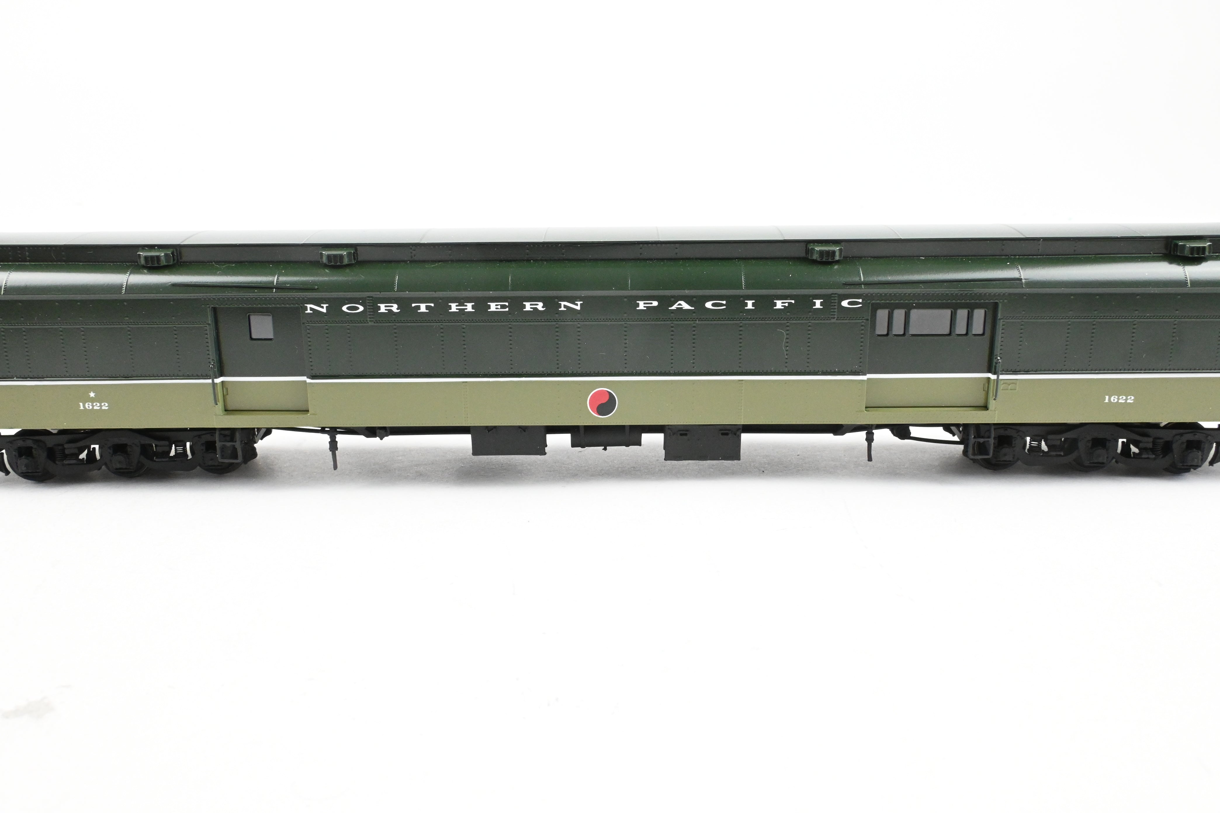 HO Scale Brass Northern Pacific Baggage Car With Steel Doors, Model by W&R Enterprises, FP Loewy Design, No. 1622