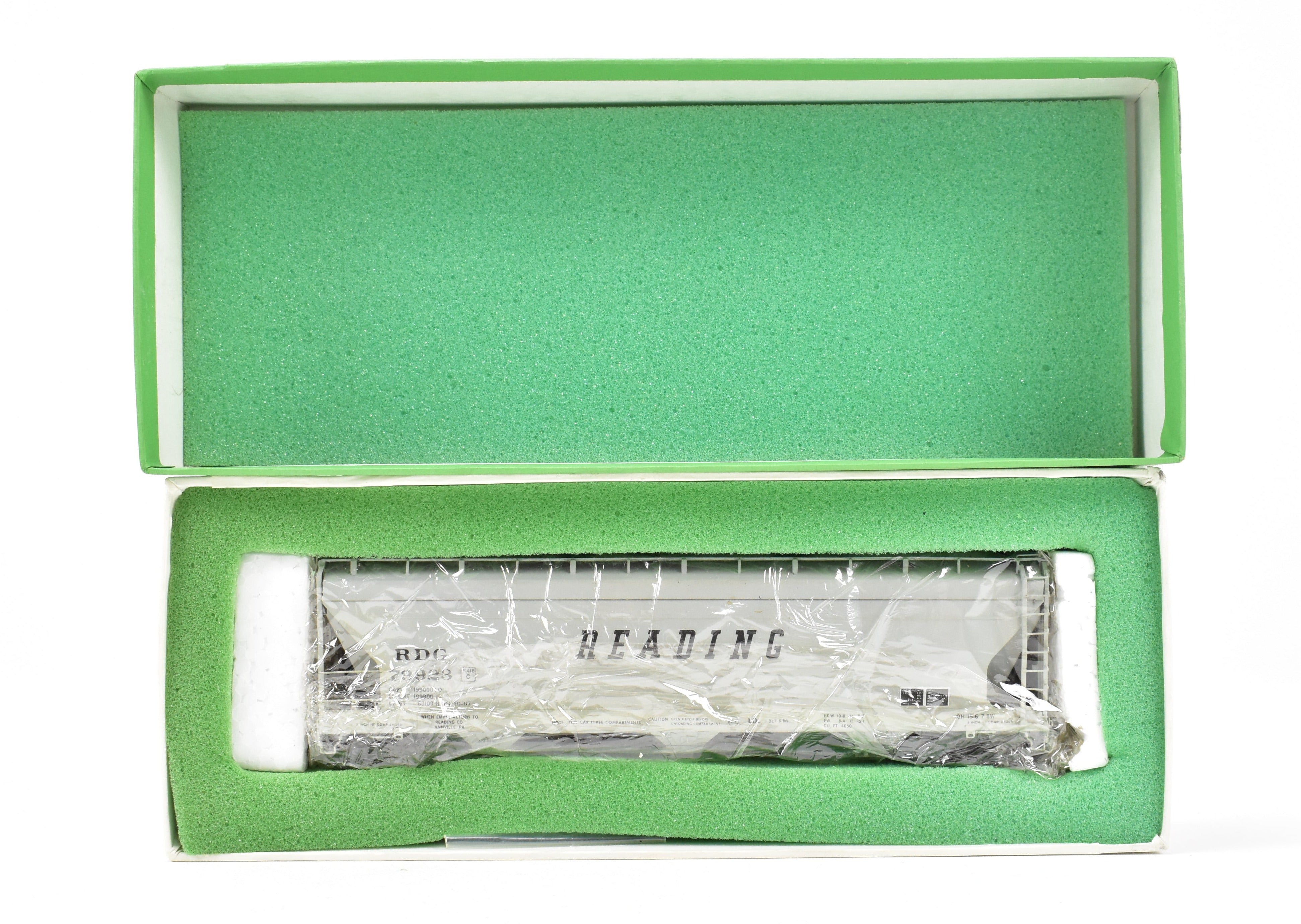 HO Scale Brass Model Train - Overland Models, Inc. (OMI) Reading RDG ACF 3 - Bay Centerflow 4650 Covered Hopper with 3 Long Hatches, CP No. 79923