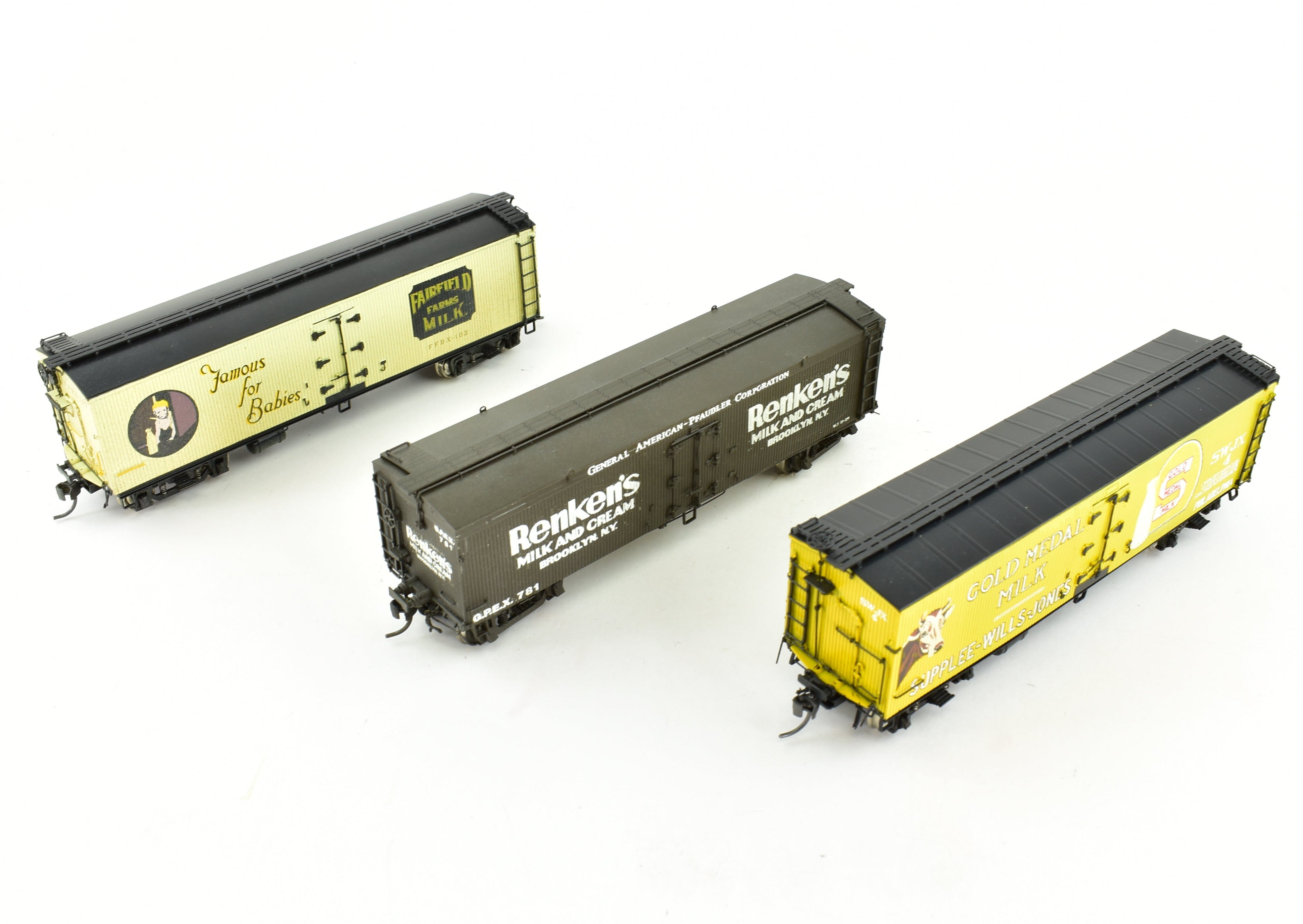 1990s Precision Scale Co. 41' Pfaudler Wood Sheath Milk Tank Cars Set of Three in Good Condition
