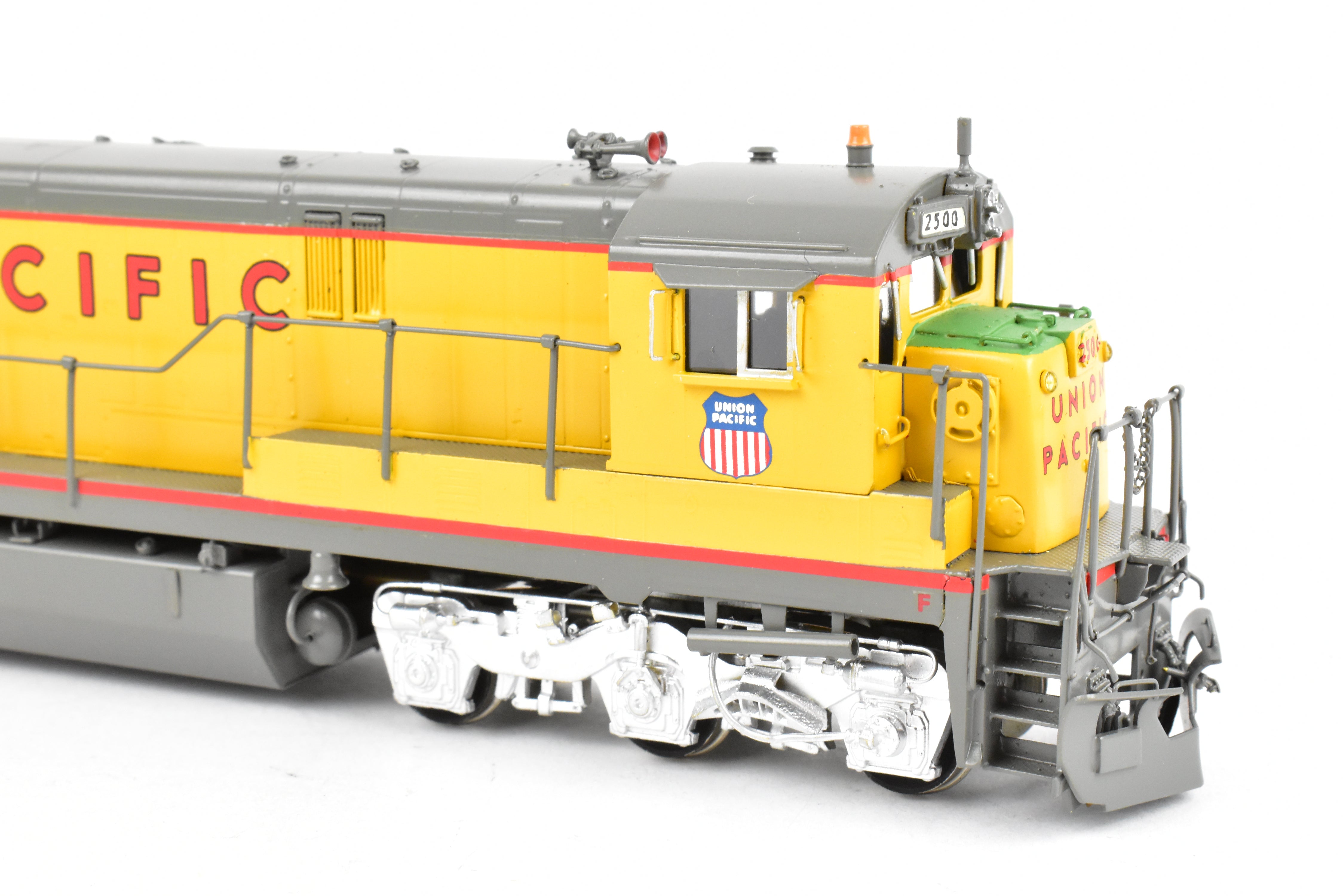 HO Brass OMI Union Pacific GE C30 - 7 Double - Window Cab Custom Painted in Yellow/Gray #2500
