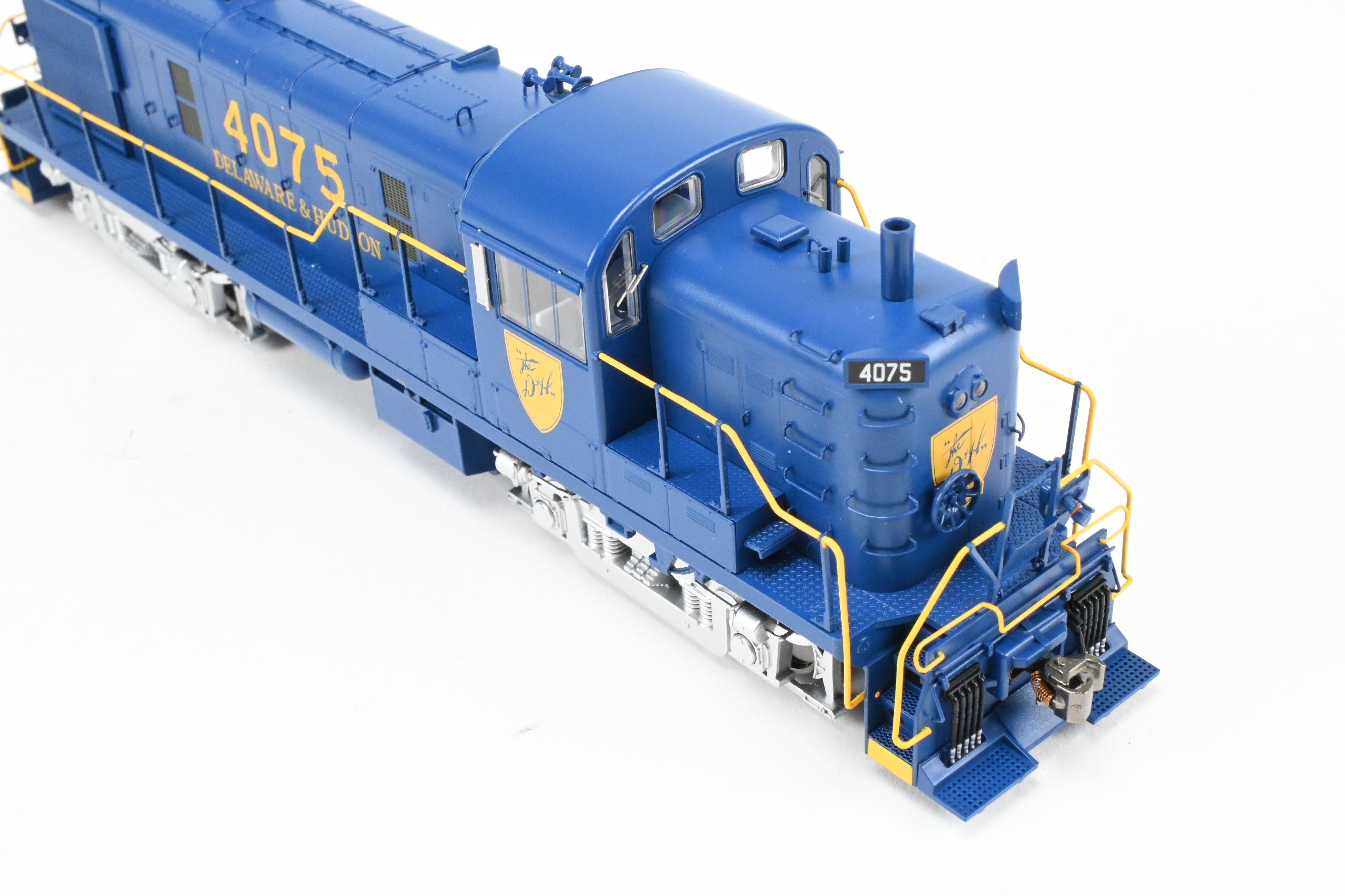 HO Scale Bowser Executive Line Delaware & Hudson Alco RS - 3 Model Train with ESU DCC and Sound Function, Factory - Painted in D&H Colors, Road Number 4075
