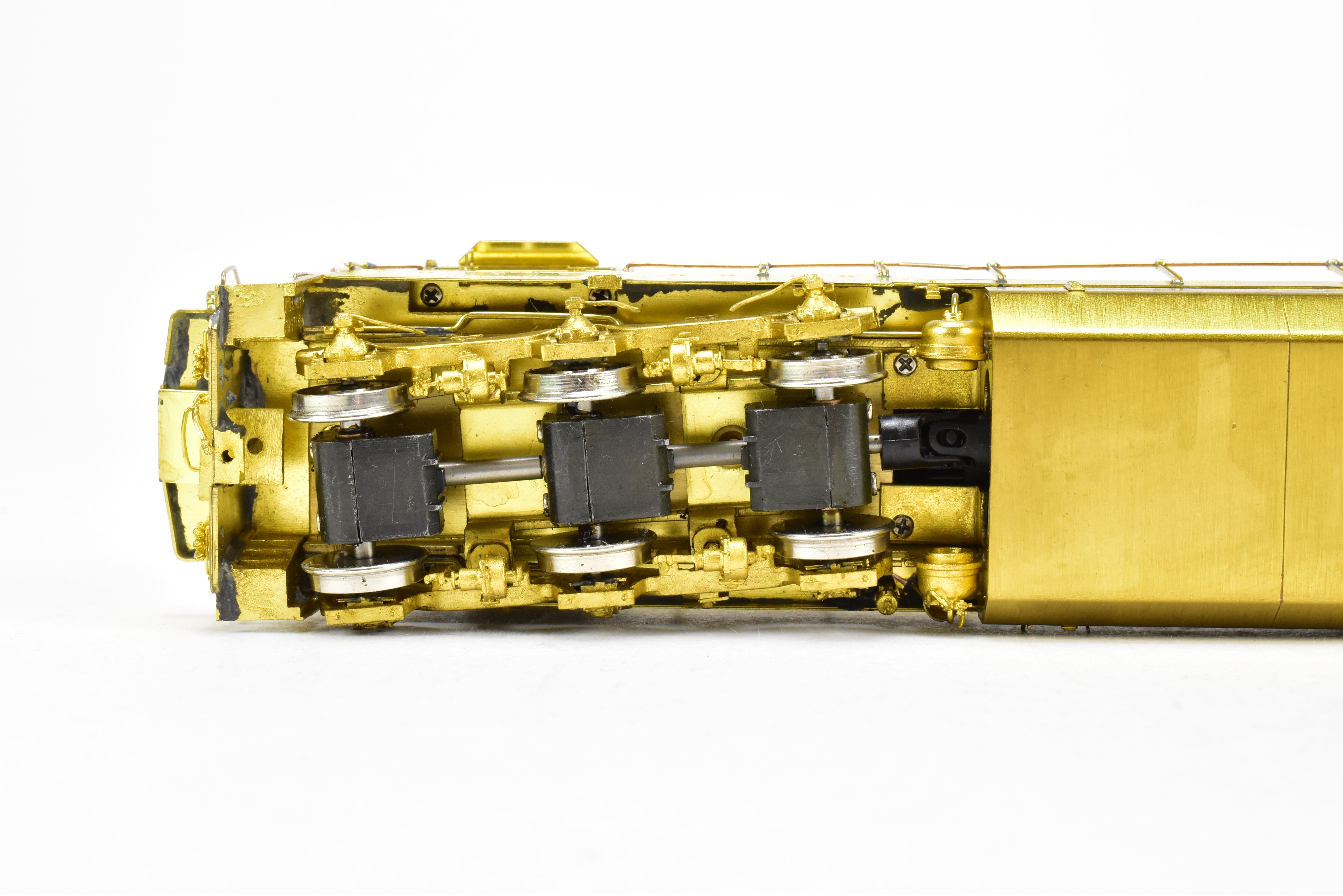 HO Brass OMI GE C30 - 7 Four - Window Cab Locomotive by Overland Models for BN/ATSF