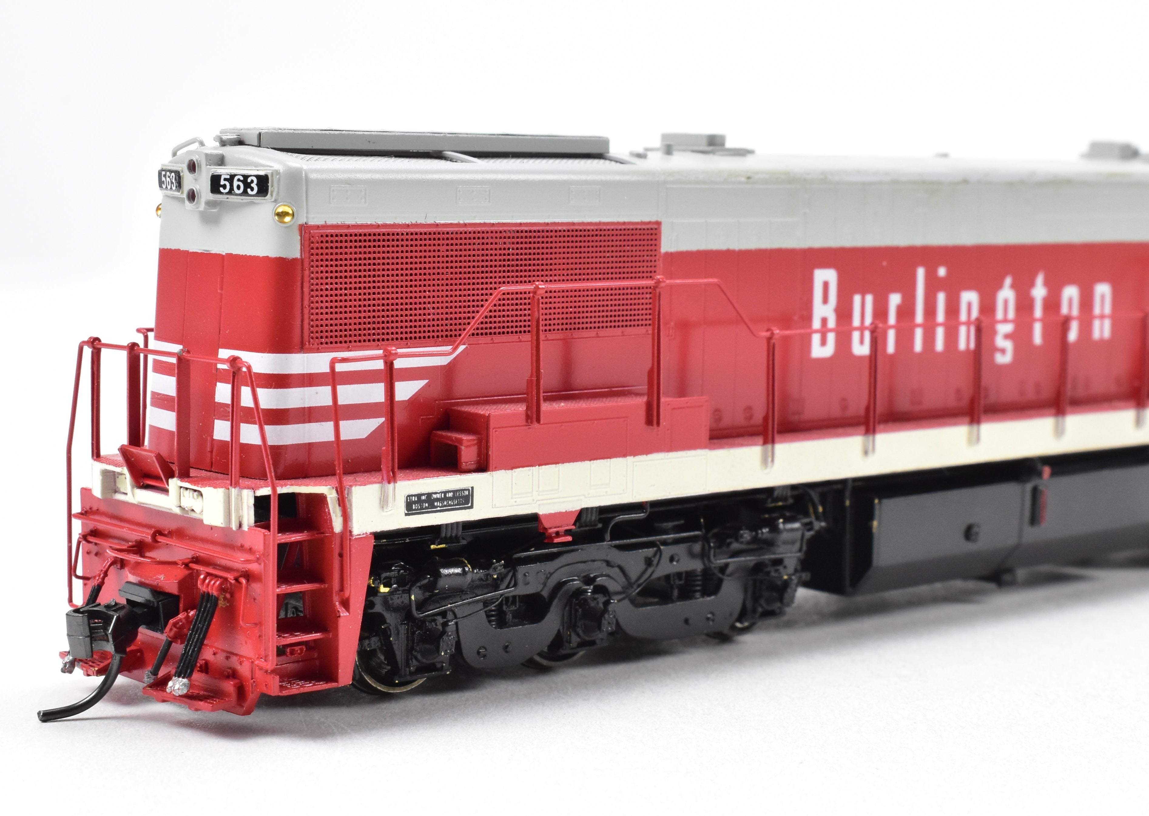HO Brass OMI CB&Q Burlington Route GE U-28C (U-25C Carbody) Pro-Paint #563