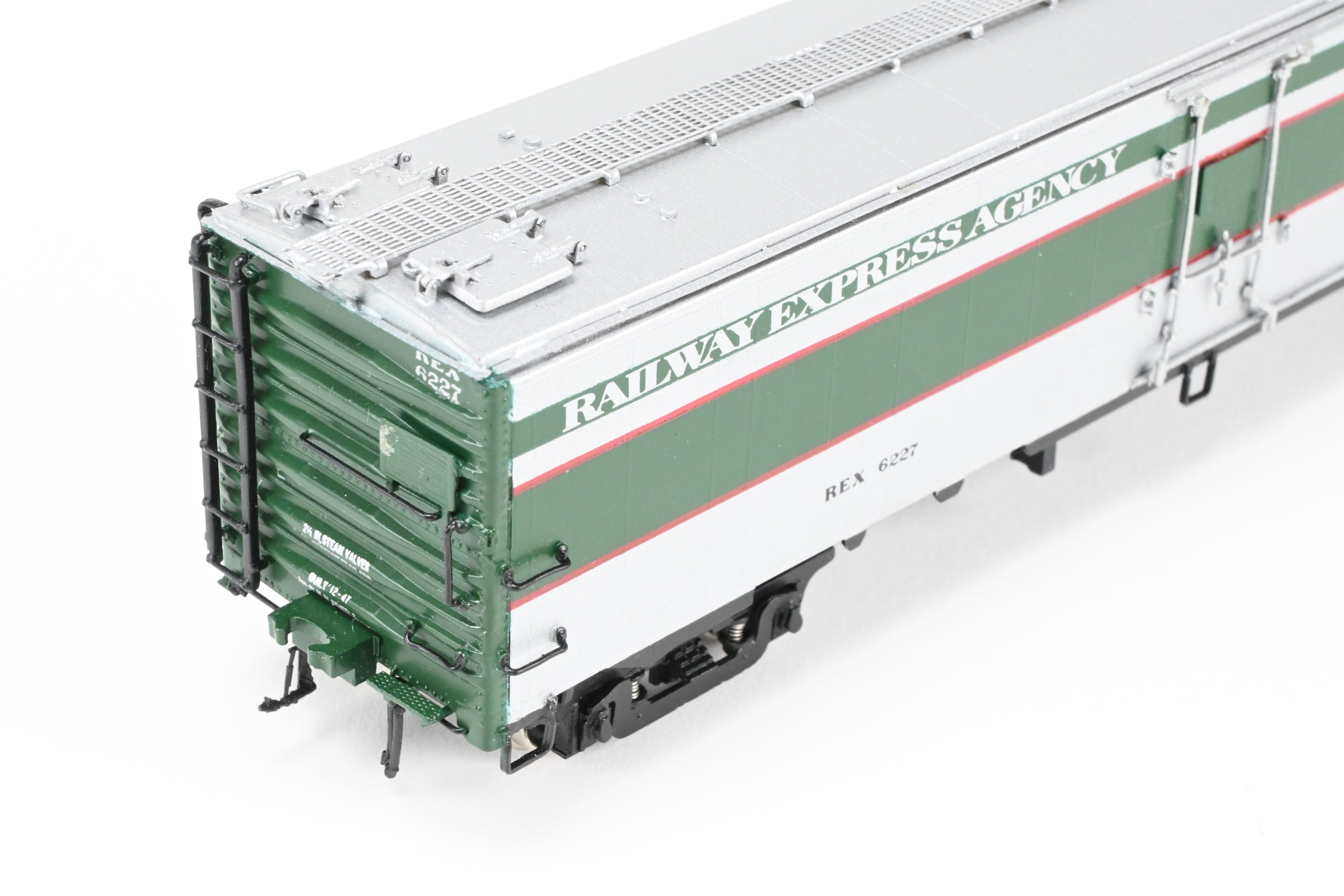 1993 HO Brass Challenger Imports 52' Steel Express Refrigerator Car