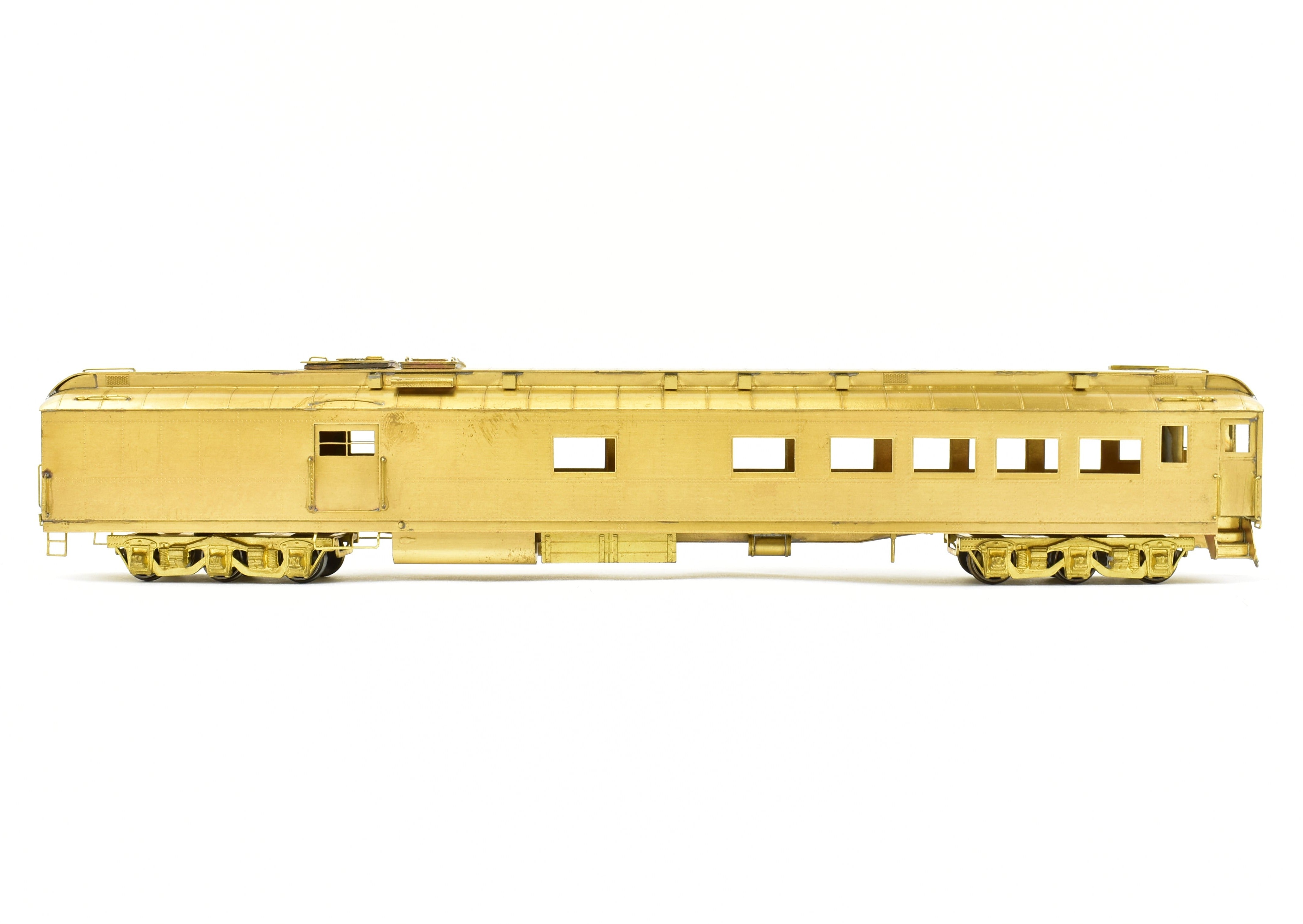 HO Scale Brass Model of Hi - Country Brass ATSF - Santa Fe Heavyweight Baggage Lounge Car #1300