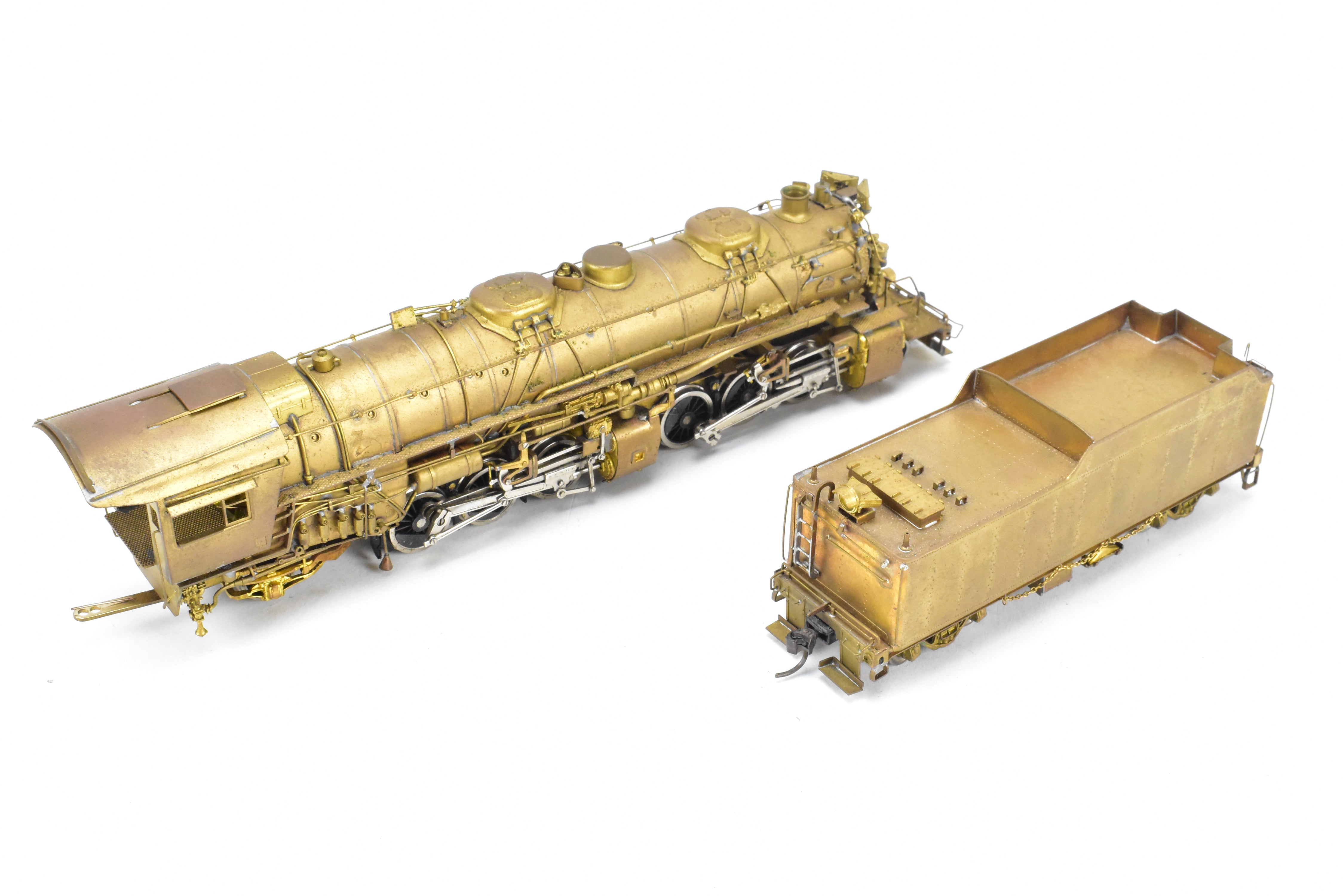 High - Quality HO Scale Brass Pacific Fast Mail (PFM) Model of United C&O - Chesapeake & Ohio H - 6 2 - 6 - 6 - 2 Steam Locomotive