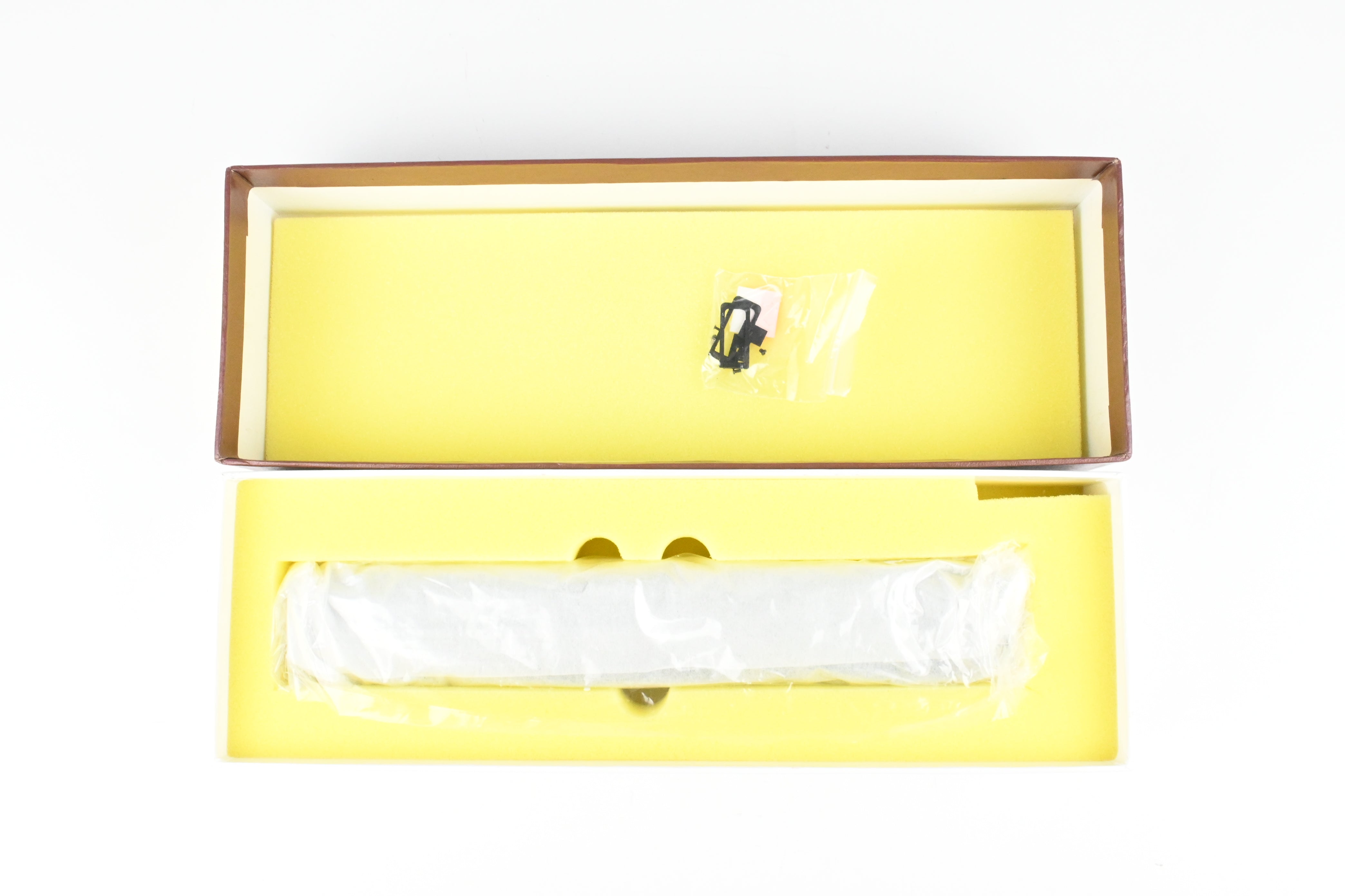 HO Brass W&R Enterprises NP - Northern Pacific Factory - Painted Loewy Truss Rod Baggage Car No. 1599