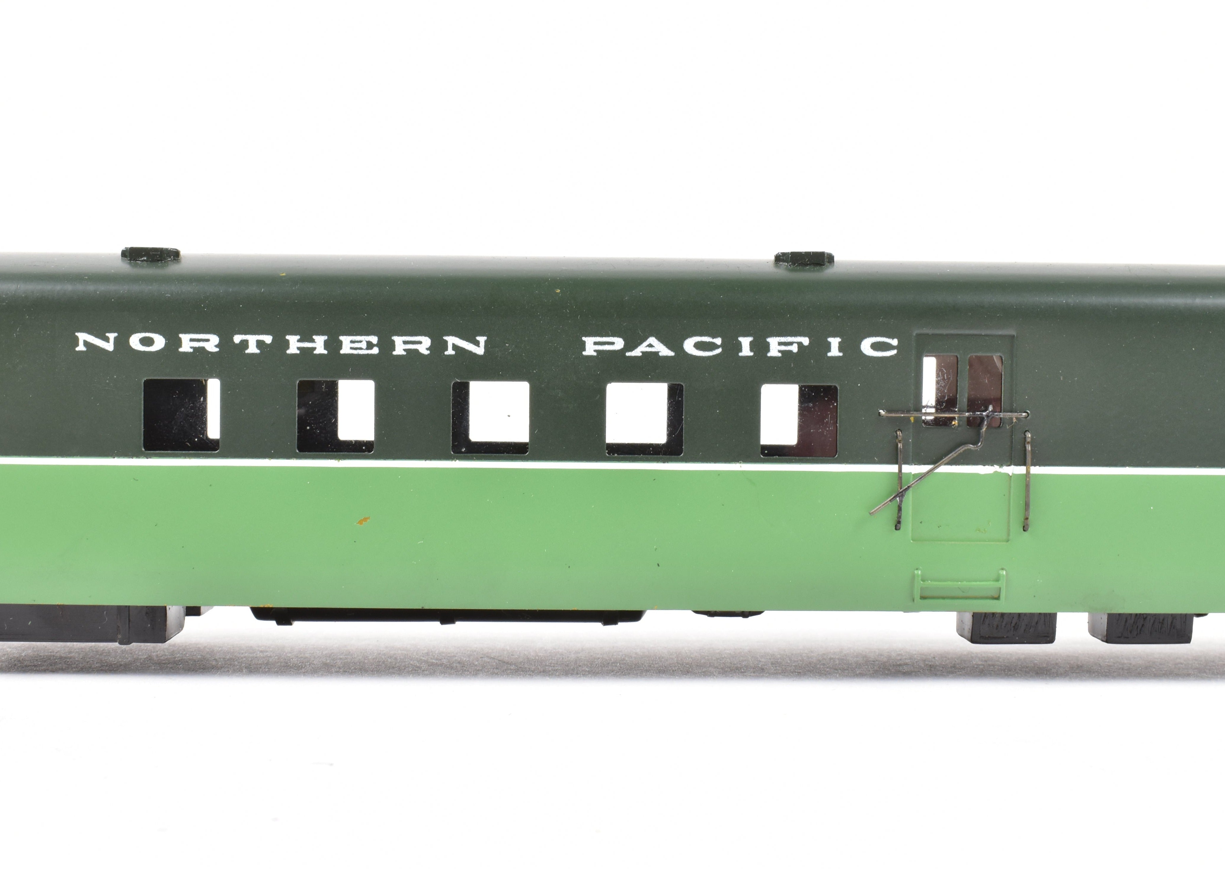 HO Scale Brass Balboa Northern Pacific 5-Car Passenger Train Set with Factory Painting