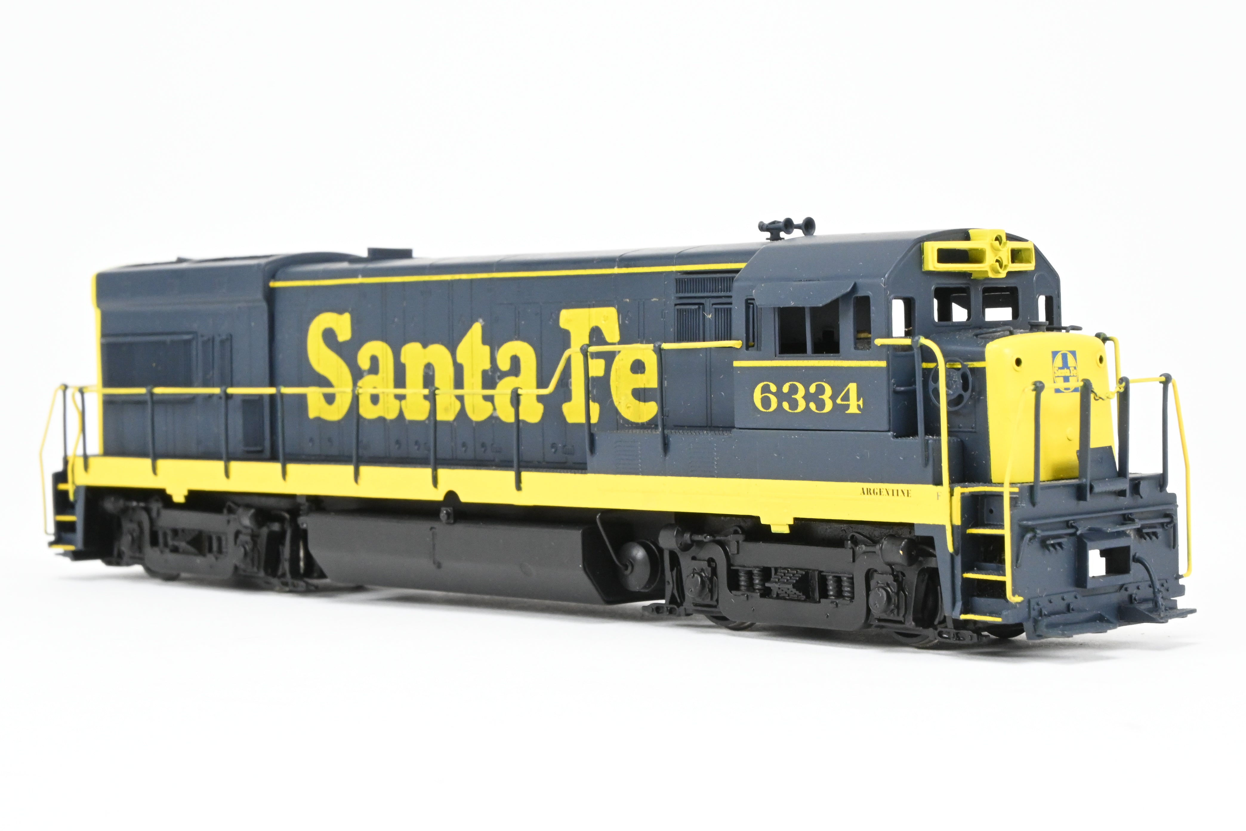 HO Scale Brass Model Train - Oriental Limited ATSF - Santa Fe GE U23B 2300 HP Low Hood Locomotive with AAR - B Trucks, Road Number FP #6334