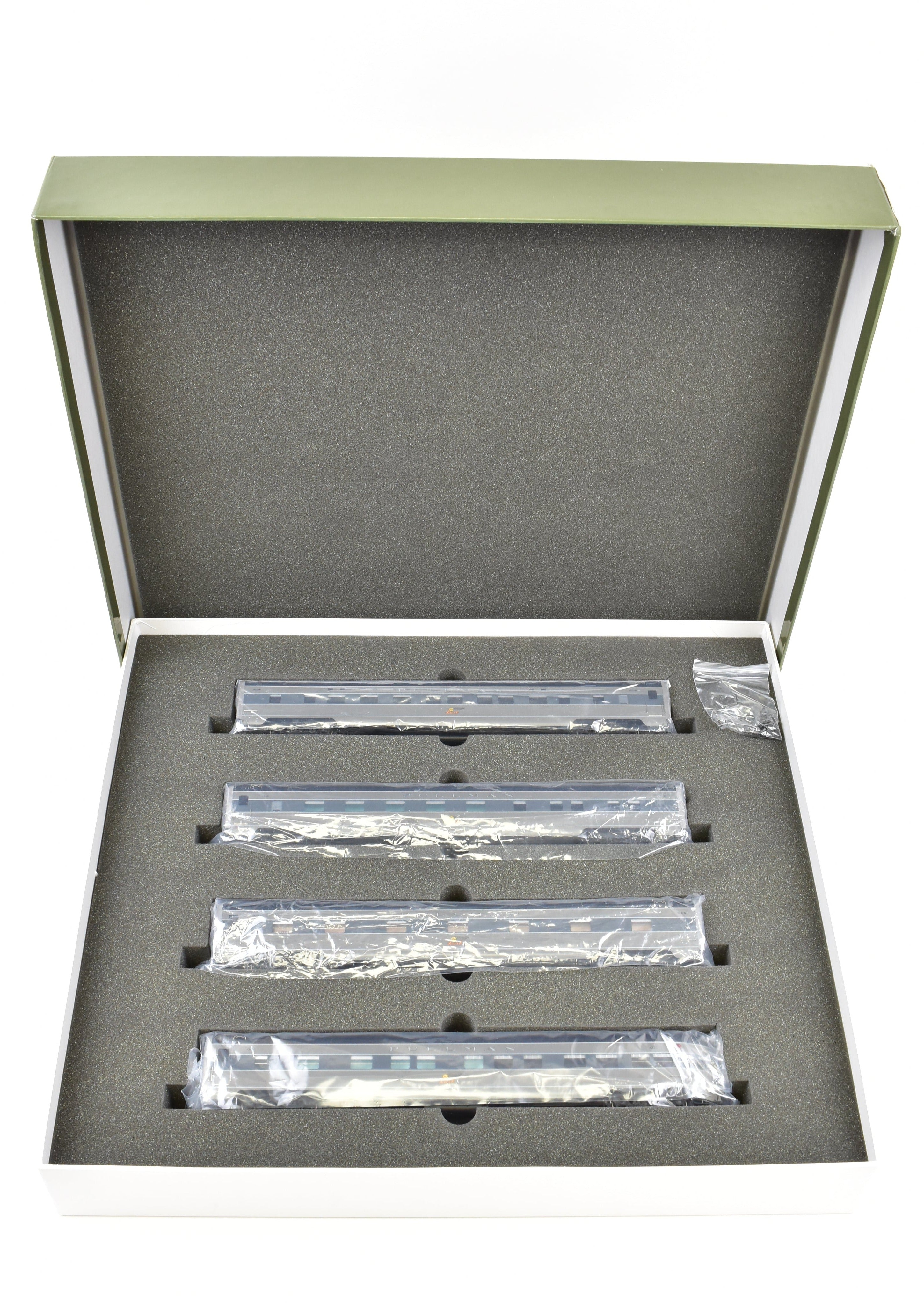 HO Scale Brass Model Train Set - Challenger Imports SP Southern Pacific 1941 Lark 9 - Car Collection Featuring Various Car Types