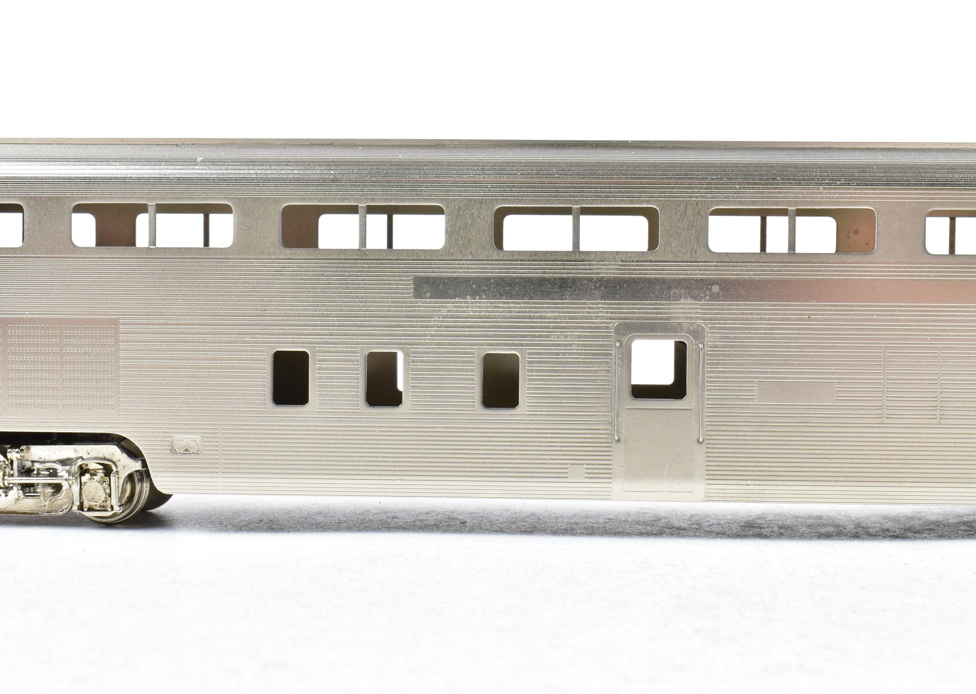 HO Scale Brass Hallmark Models ATSF - Santa Fe High - Level Transition Chair Car of the 528 Series for Model Railroading