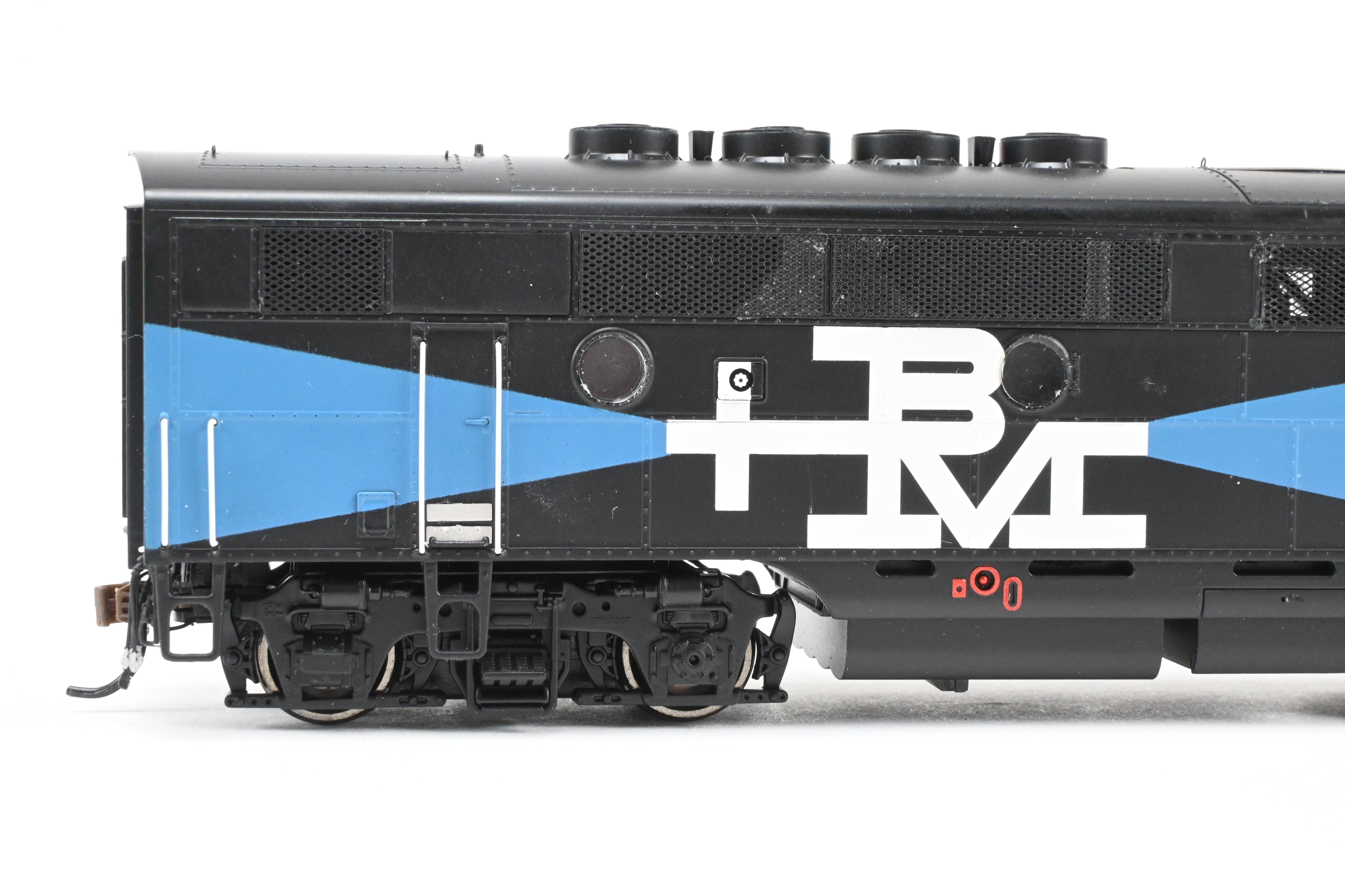 Athearn Genesis B&M Boston & Maine EMD F2-A/F2-B Passenger Set with Tsunami2 DCC & Sound