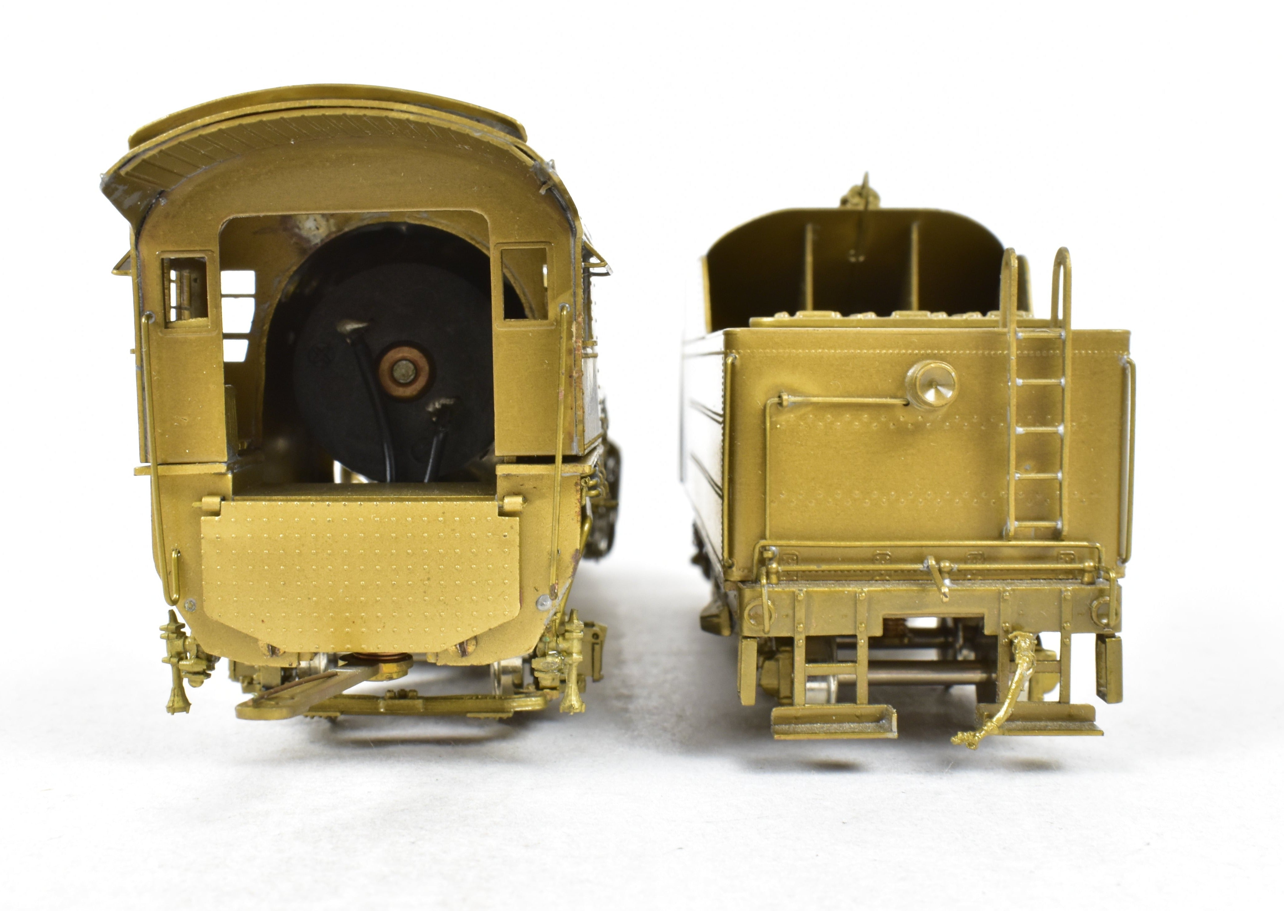 High - Quality HO Scale Brass Pacific Fast Mail (PFM) Model of United States Railway Administration (USRA) 2 - 8 - 2 Light Class Mikado Locomotive from 1977 Hi - Grade Run