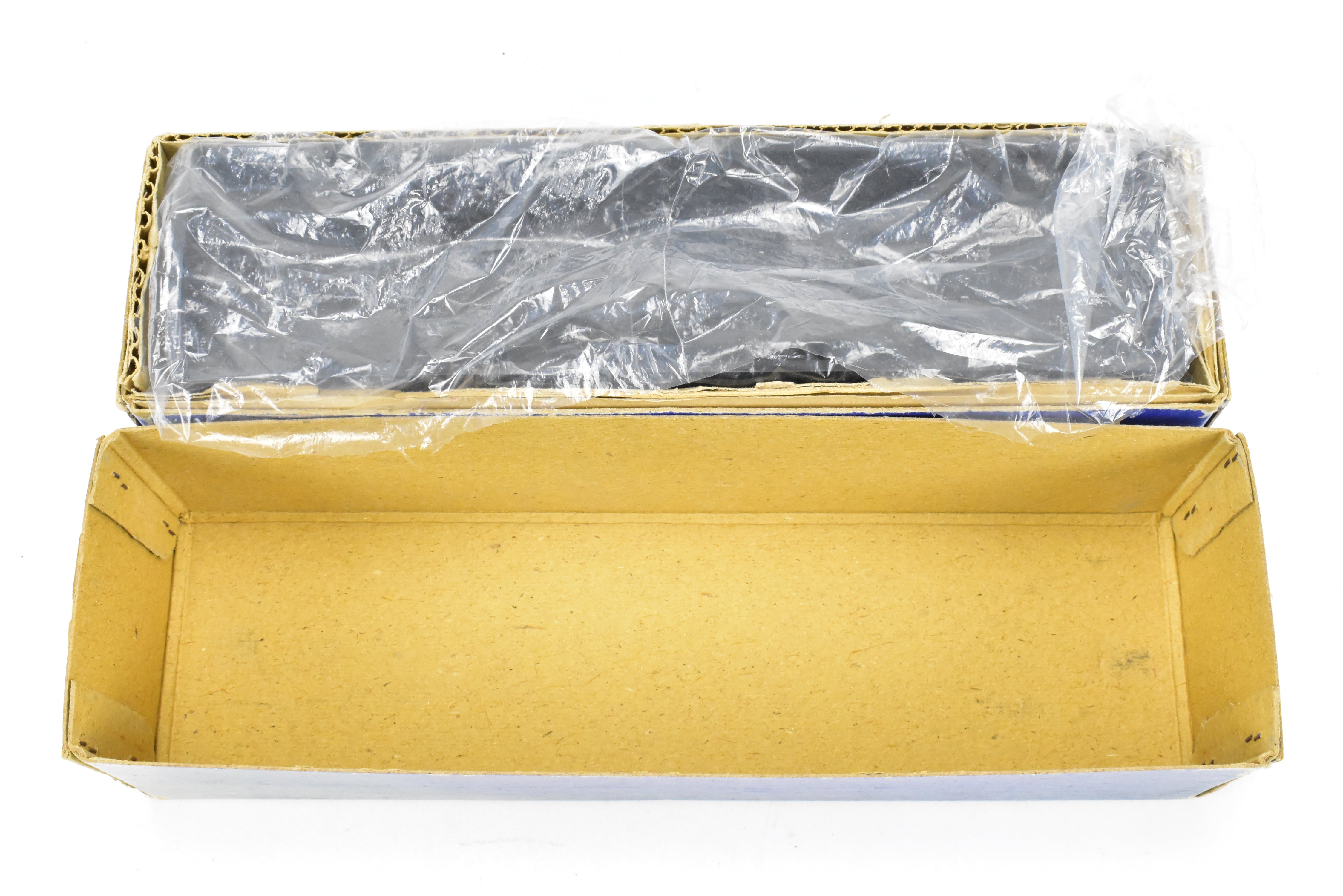 O Scale Model Train - Brass Max Gray C&O (Chesapeake & Ohio) ACF Welded 70 Ton Triple Hopper Custom Painted Model No. 92885 for Model Train Enthusiasts