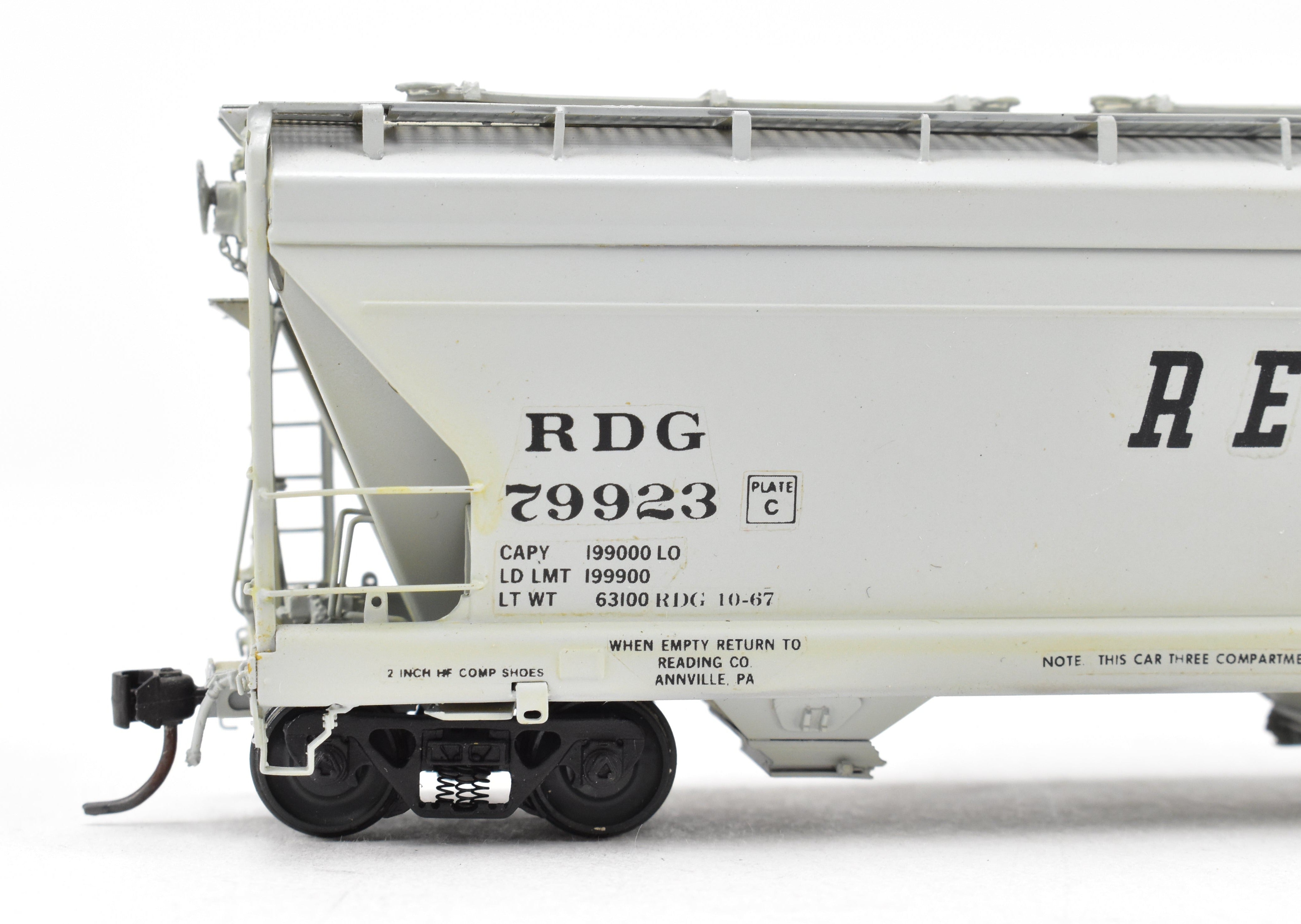 HO Scale Brass Model Train - Overland Models, Inc. (OMI) Reading RDG ACF 3 - Bay Centerflow 4650 Covered Hopper with 3 Long Hatches, CP No. 79923