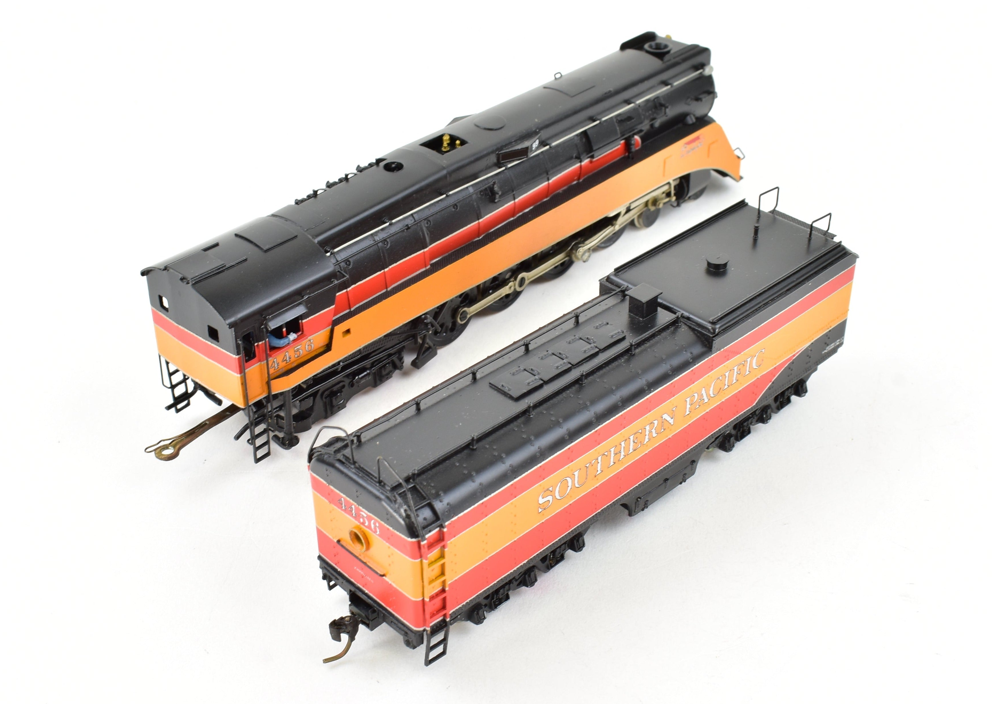 High - Quality HO Scale Brass Pacific Fast Mail (PFM) Model Train - United SP - Southern Pacific Class GS - 4 4 - 8 - 4 with Custom Painting