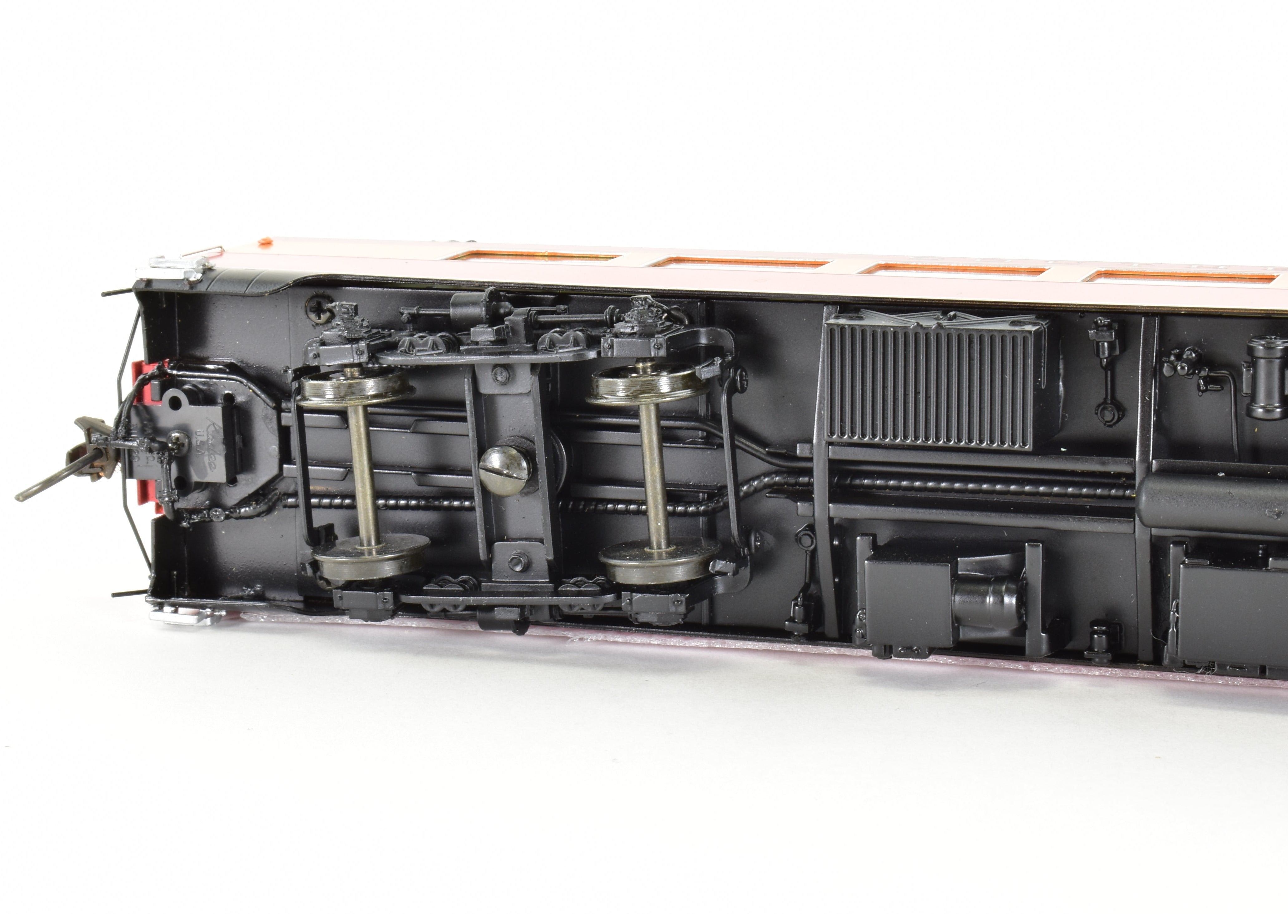 HO Scale Brass Model Train Consignment Set - Challenger Imports SP - Southern Pacific 1955 Shasta Daylight 10 - Car Train Set with FP