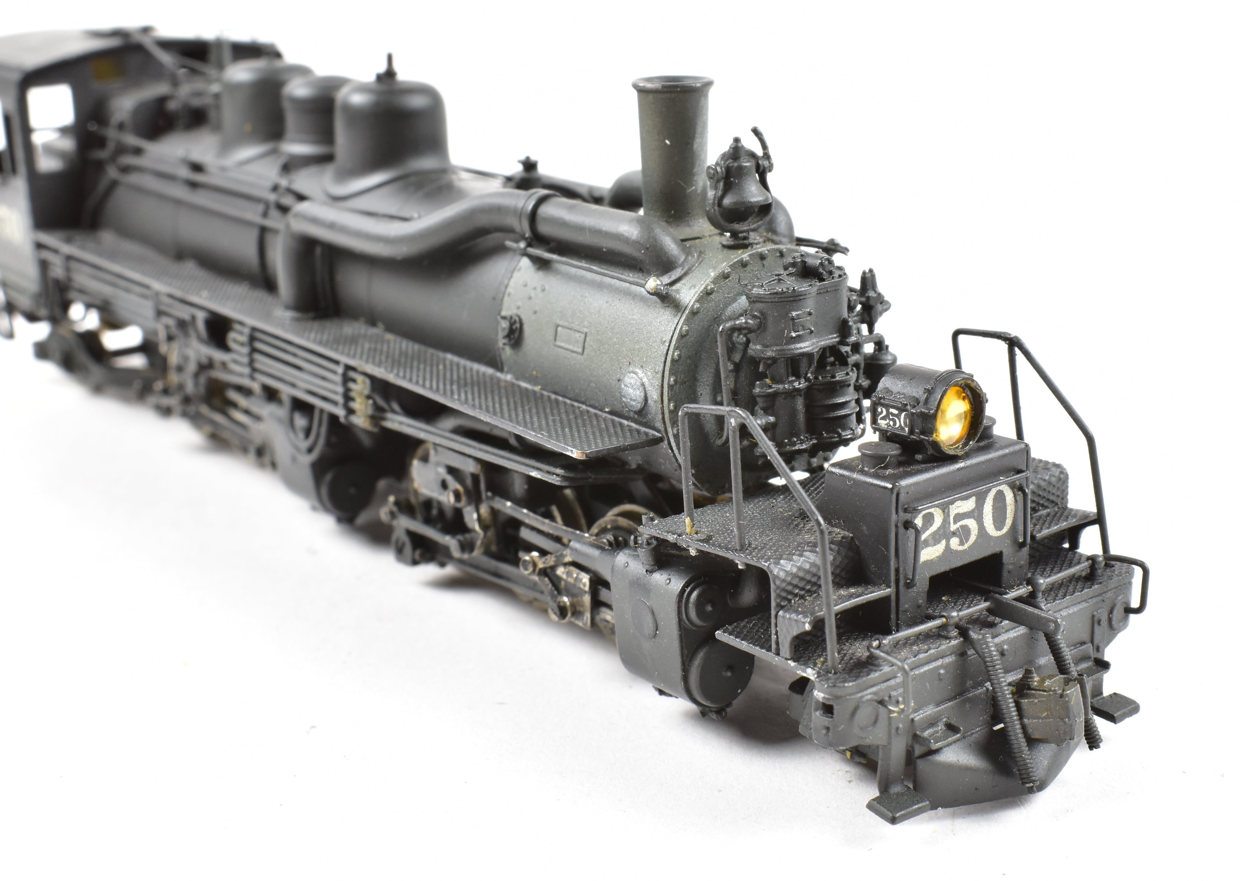 HOn3 Scale Brass Pacific Fast Mail (PFM) - United Sumpter Valley No 250 2-6-6-2 Mallet Steam Locomotive Model with Custom Painting