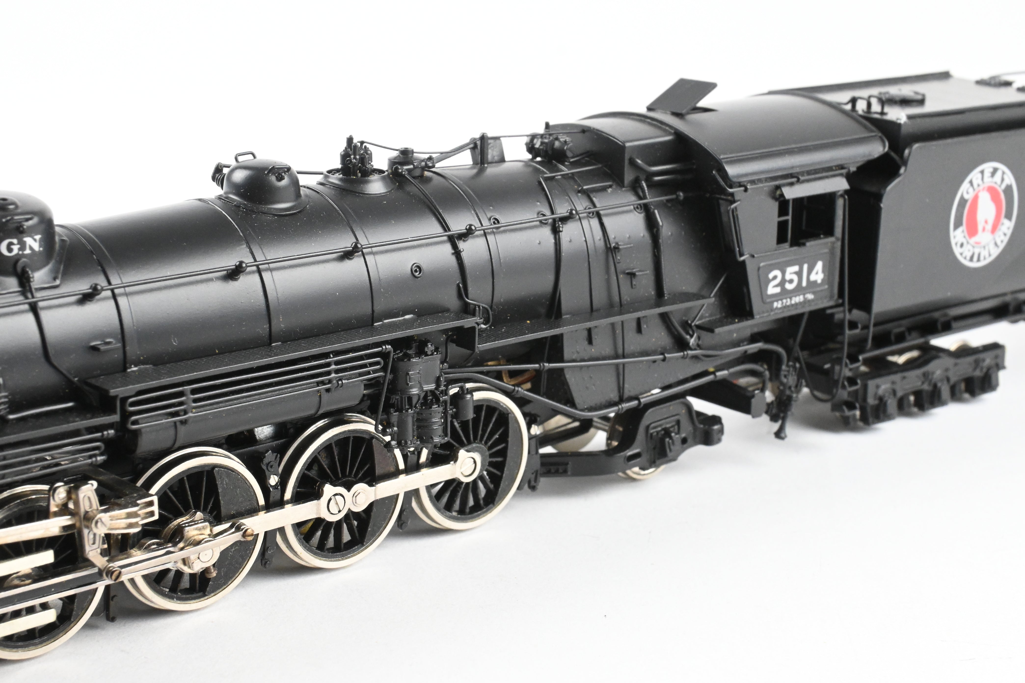 HO Scale Brass Tenshodo GN - Great Northern 4-8-2 Class P-2 Factory Painted Crown Series Steam Locomotive Model #2514