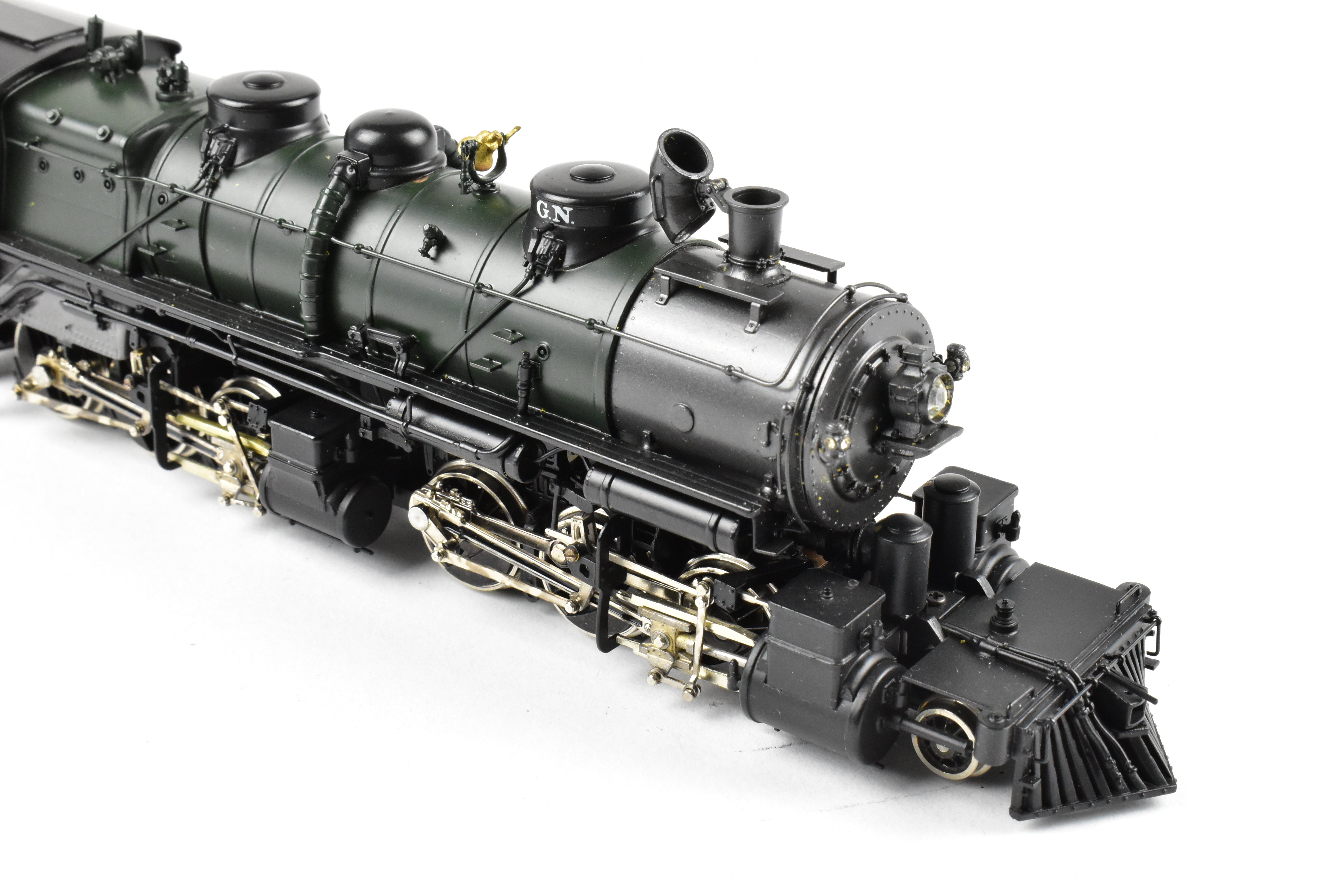 HO Scale Brass Model Train - Tenshodo Great Northern 2-6-6-2 Class L-1 Factory Painted Locomotive #1913 with Crown Design