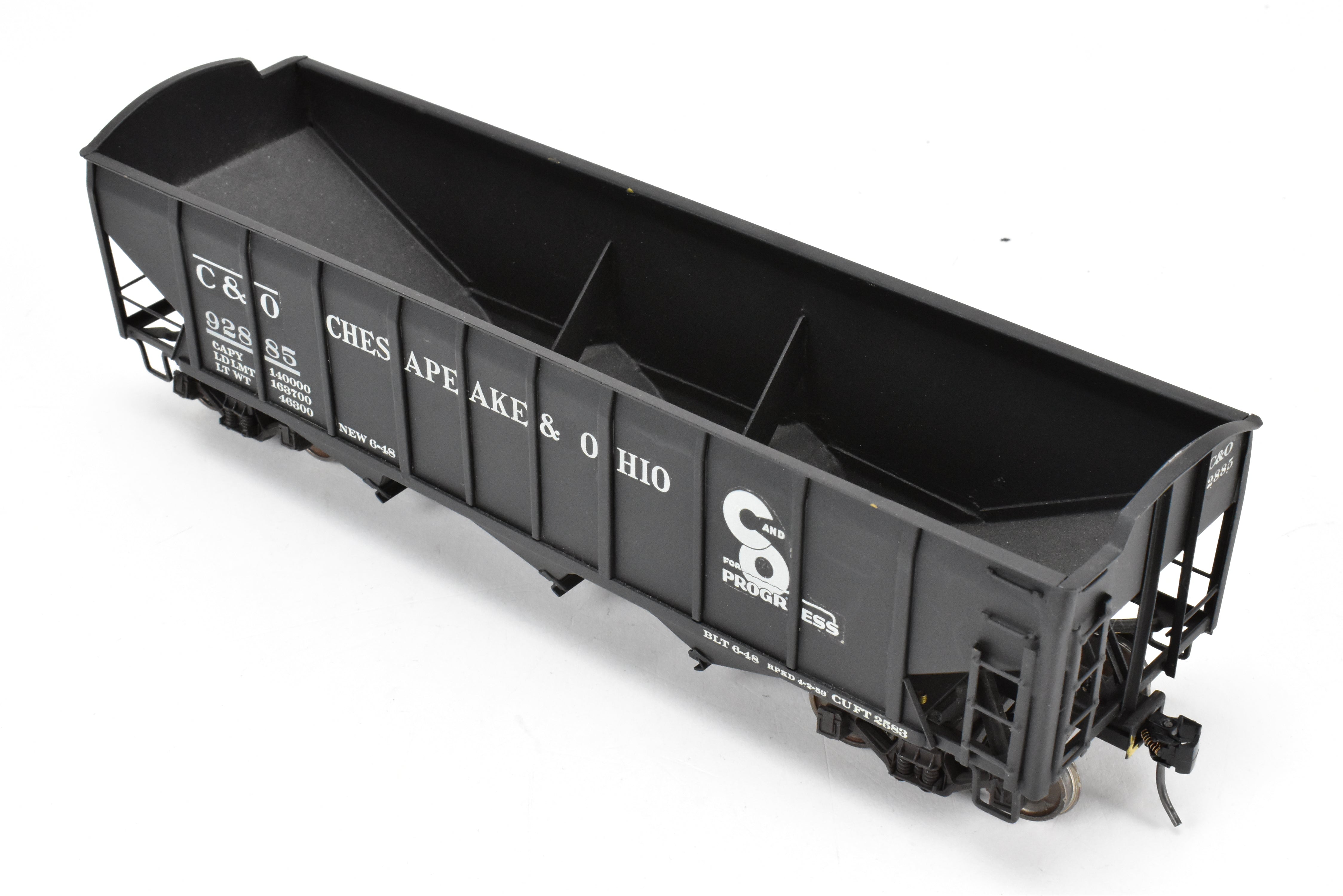 O Scale Model Train - Brass Max Gray C&O (Chesapeake & Ohio) ACF Welded 70 Ton Triple Hopper Custom Painted Model No. 92885 for Model Train Enthusiasts
