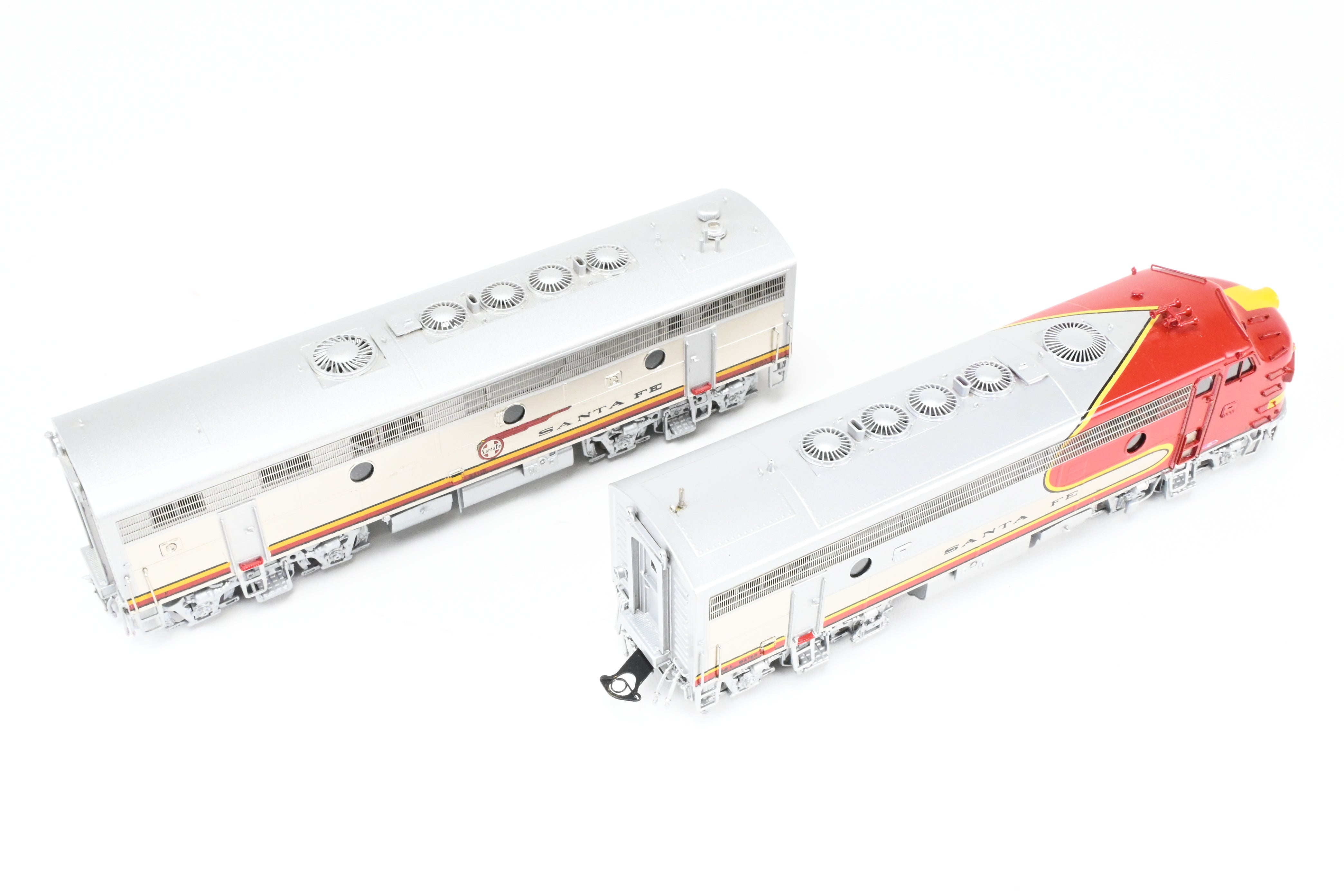 HO Scale Brass Model Train Set - Overland Models Inc. ATSF - Santa Fe EMD F7 A - B - B - A Set #1 (1950's Era FP) with Cars #42L, 42A, 42B, 42C