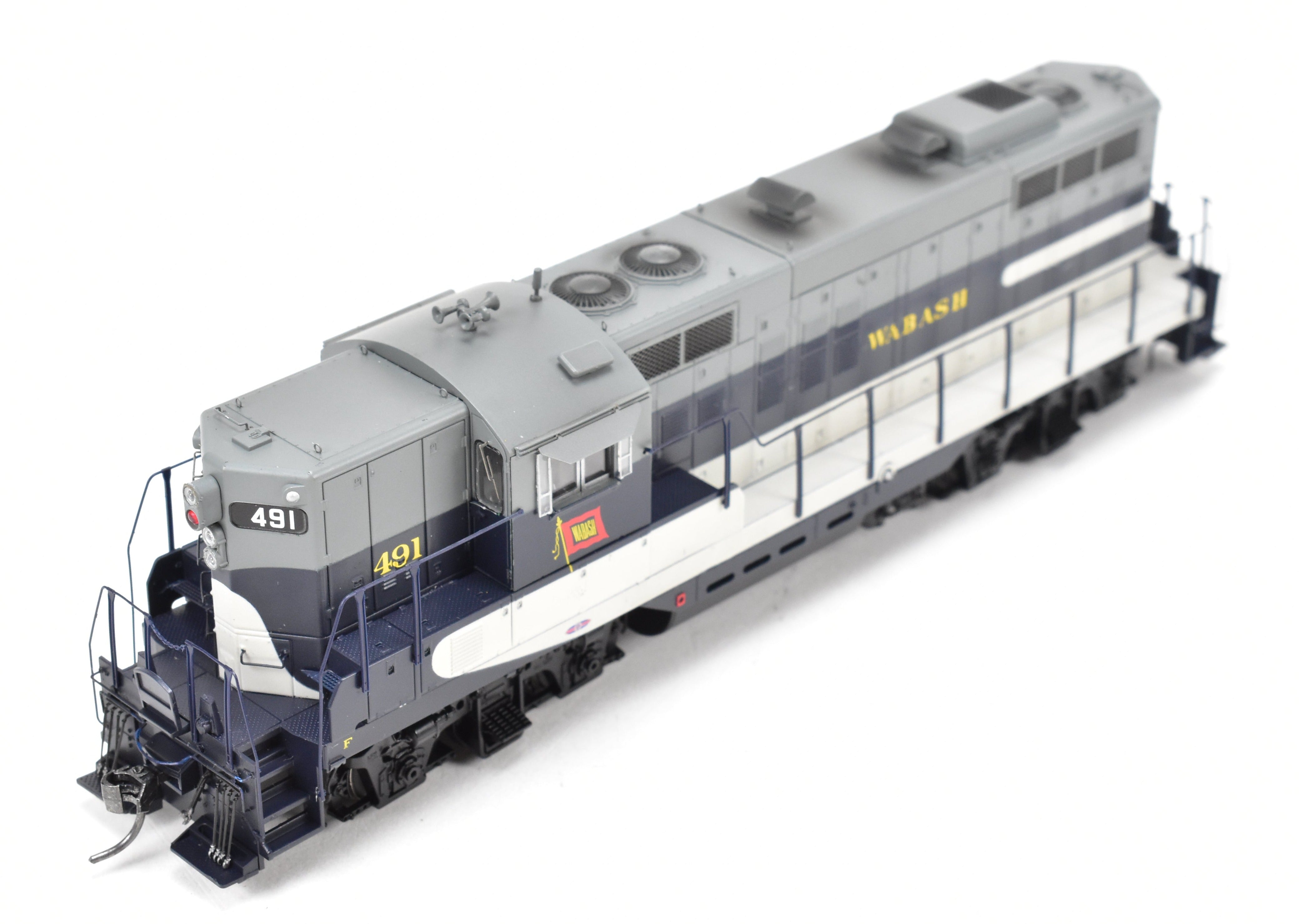 Athearn Genesis Wabash EMD GP - 9 with Tsunami DCC, Sound, and Light Weathering #491