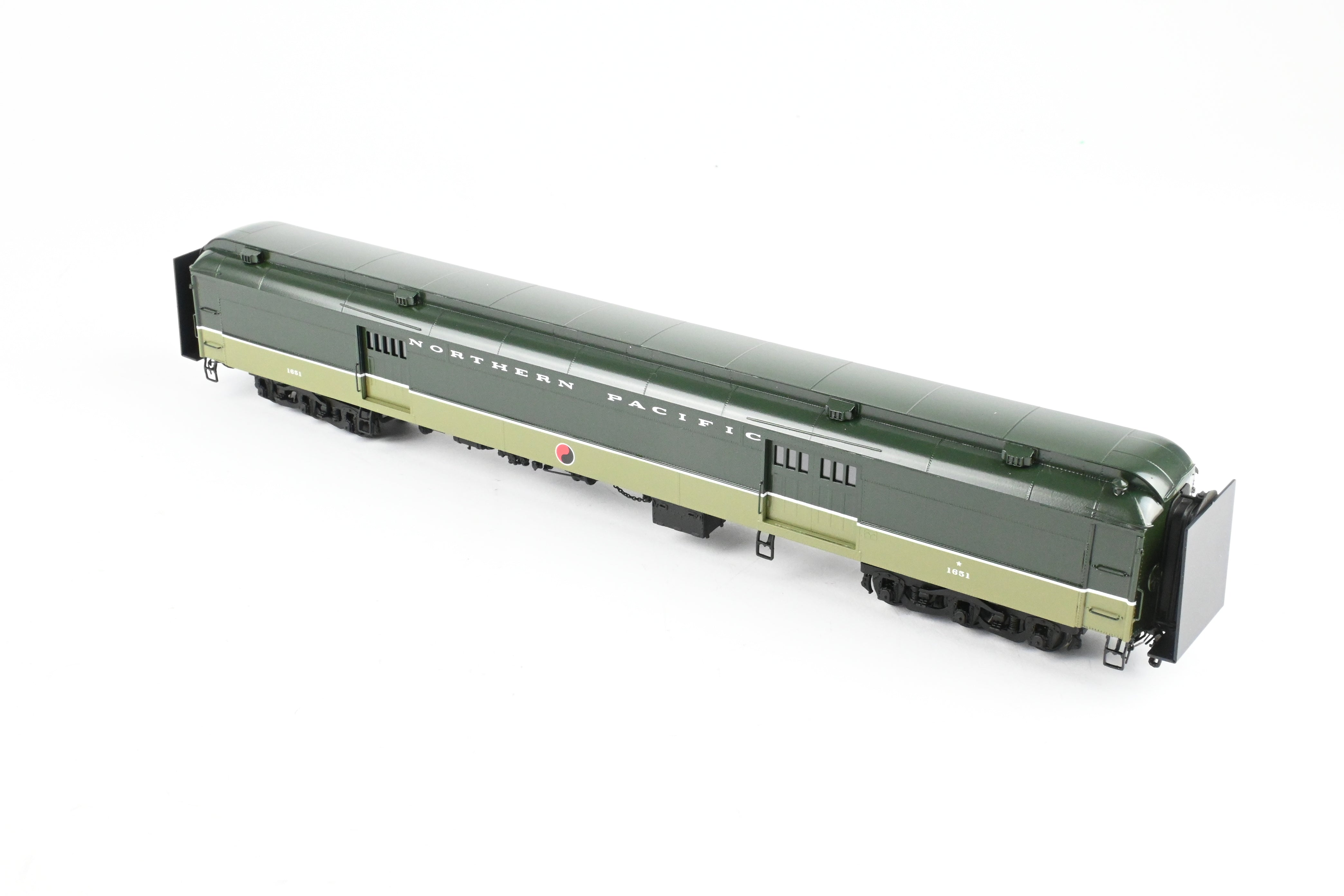 HO Scale Brass Northern Pacific Water Baggage Car with Wood Doors Model by W&R Enterprises, Featuring FP Loewy Design and Car Number 1651