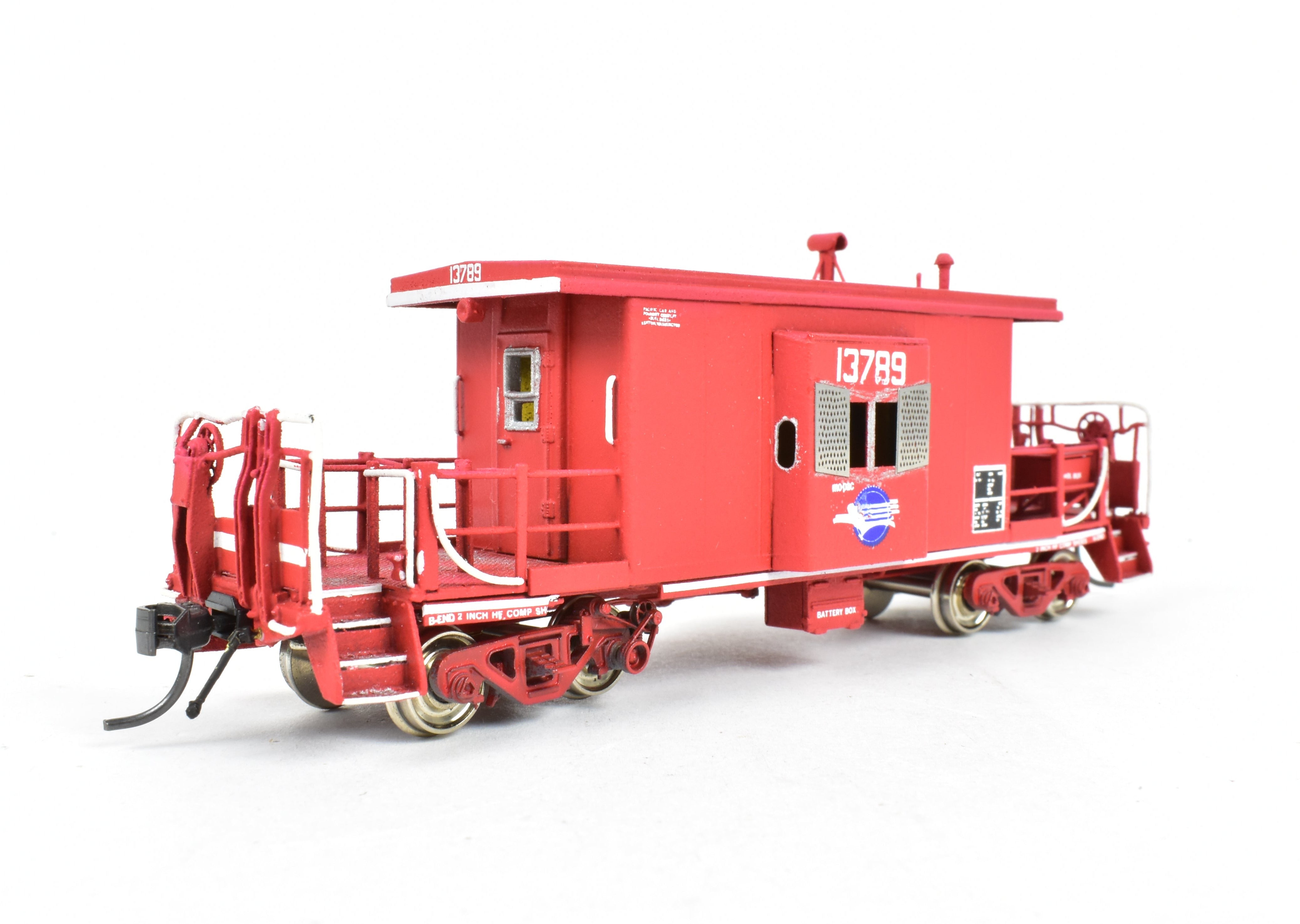 OMI HO Brass Missouri Pacific Bay Window Caboose with Small Side Windows, Custom Painted