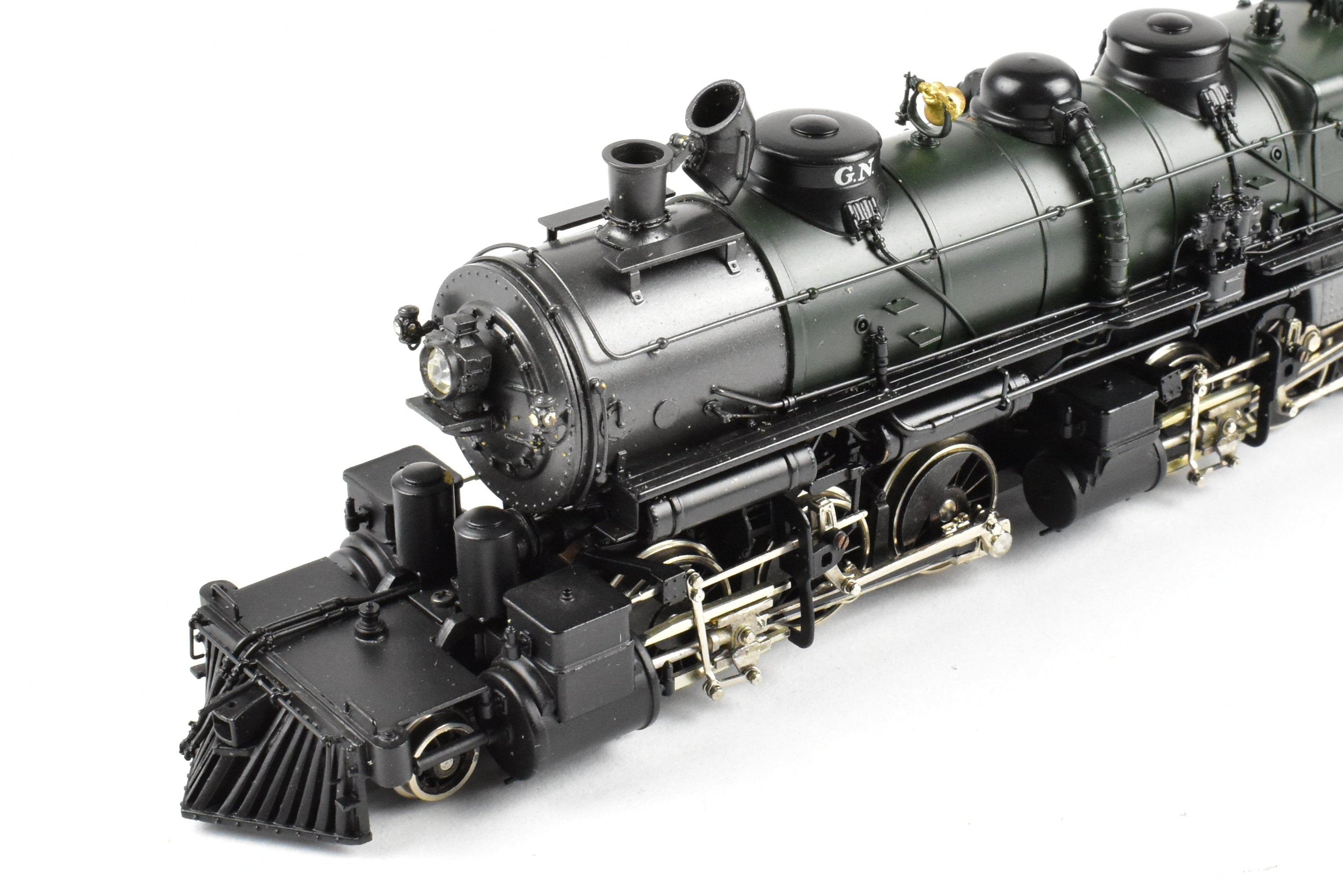 HO Scale Brass Model Train - Tenshodo Great Northern 2-6-6-2 Class L-1 Factory Painted Locomotive #1913 with Crown Design