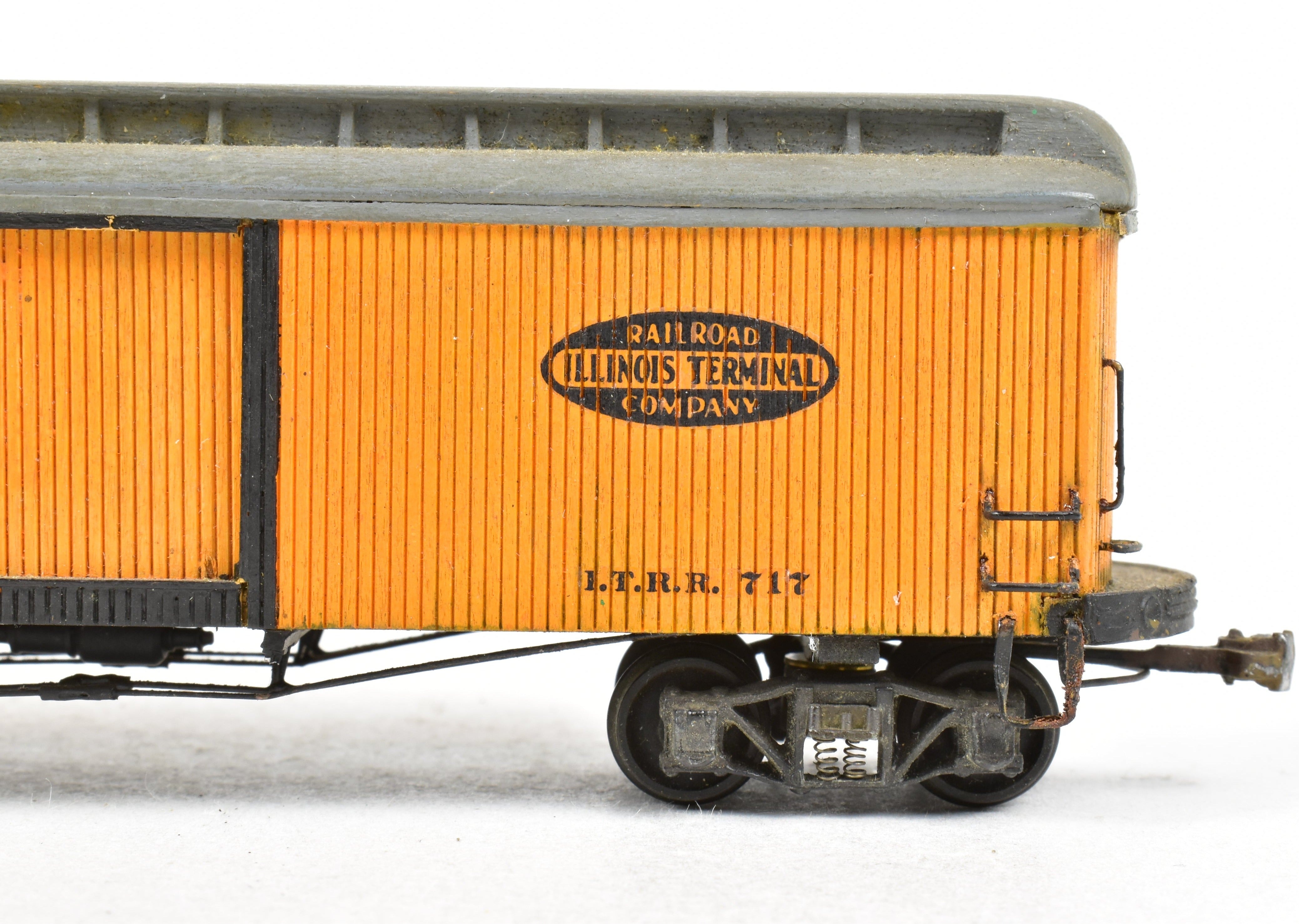 HO Scale La Belle Woodworking Illinois Terminal System Freight/Baggage Trailer Model Kit, Built and Painted, #717