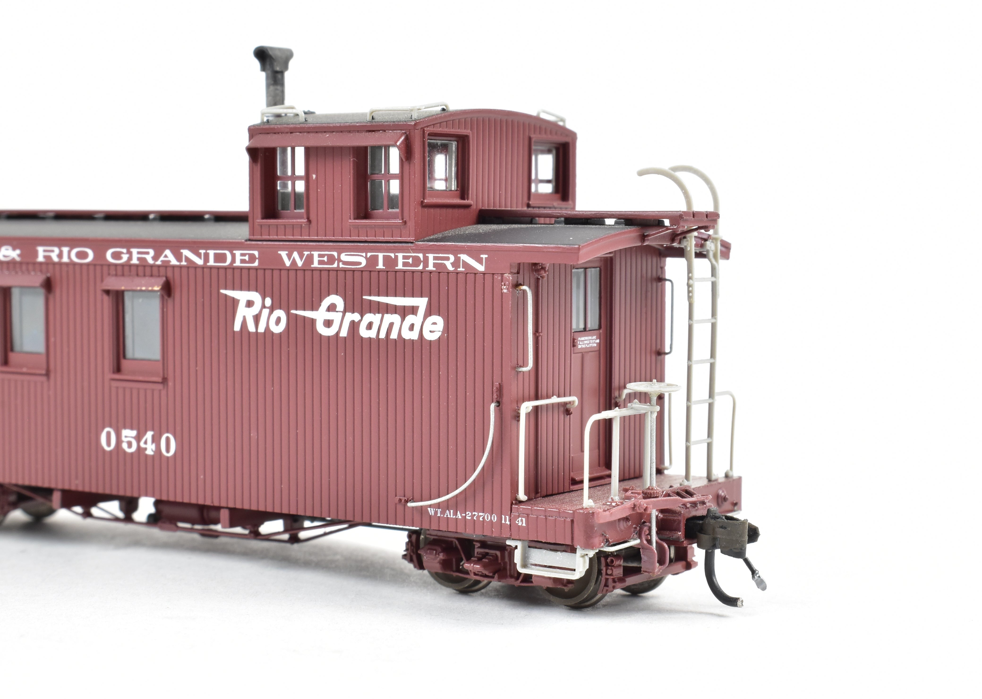 HOn3 Scale Plastic Model - Blackstone Models' Denver & Rio Grande Western Long Caboose, Factory Painted in Rio Grande Flying Herald, No. 0540